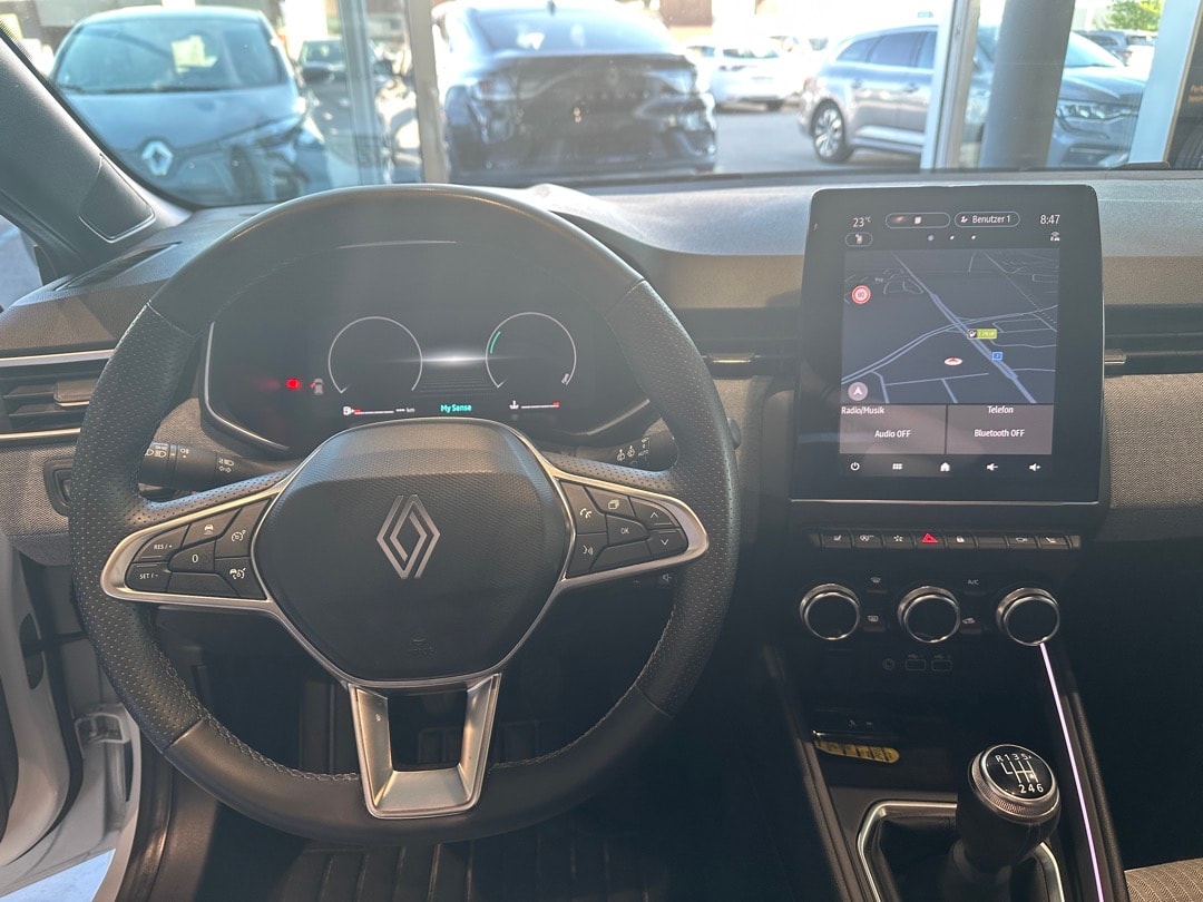 RENAULT Clio 1.0 Techno-image-14