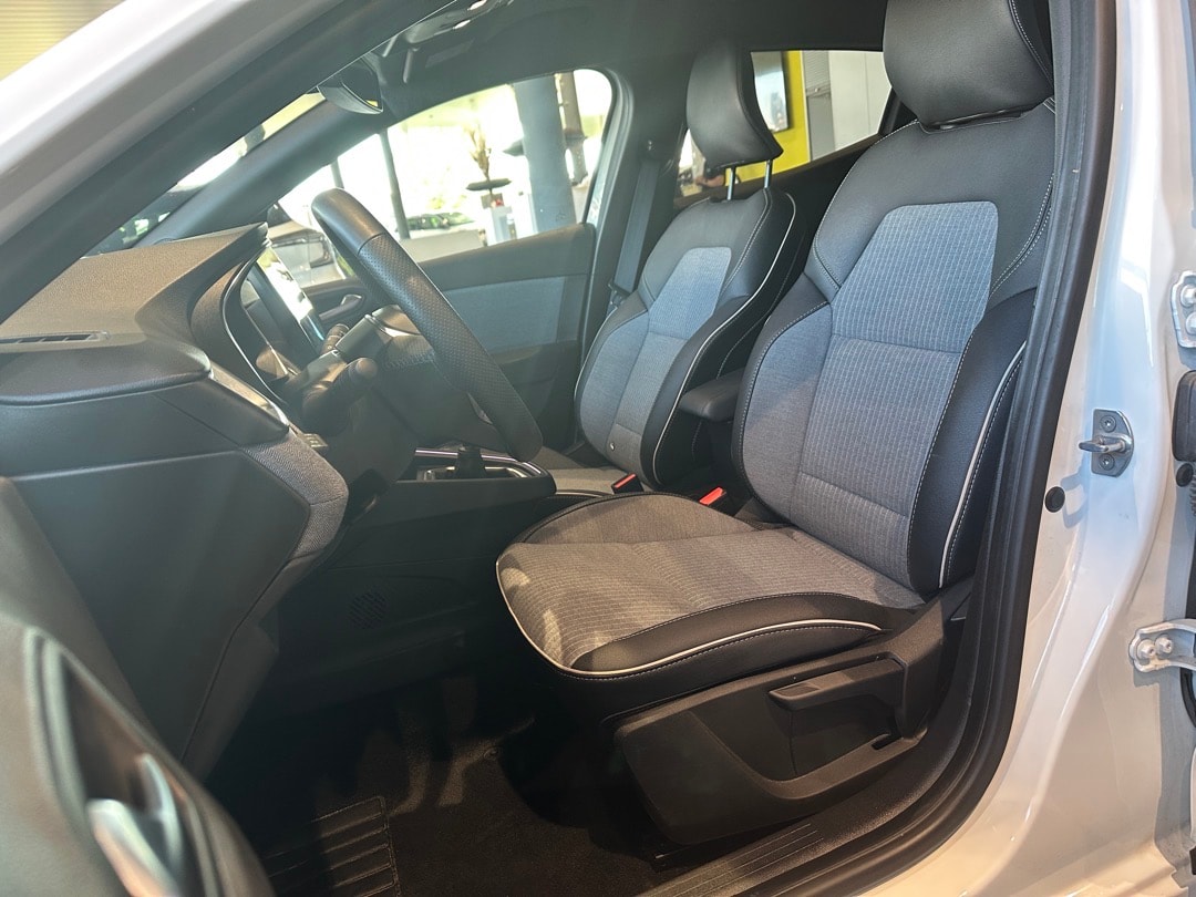RENAULT Clio 1.0 Techno-image-11