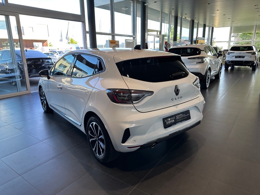 RENAULT Clio 1.0 Techno-showroom-element-3