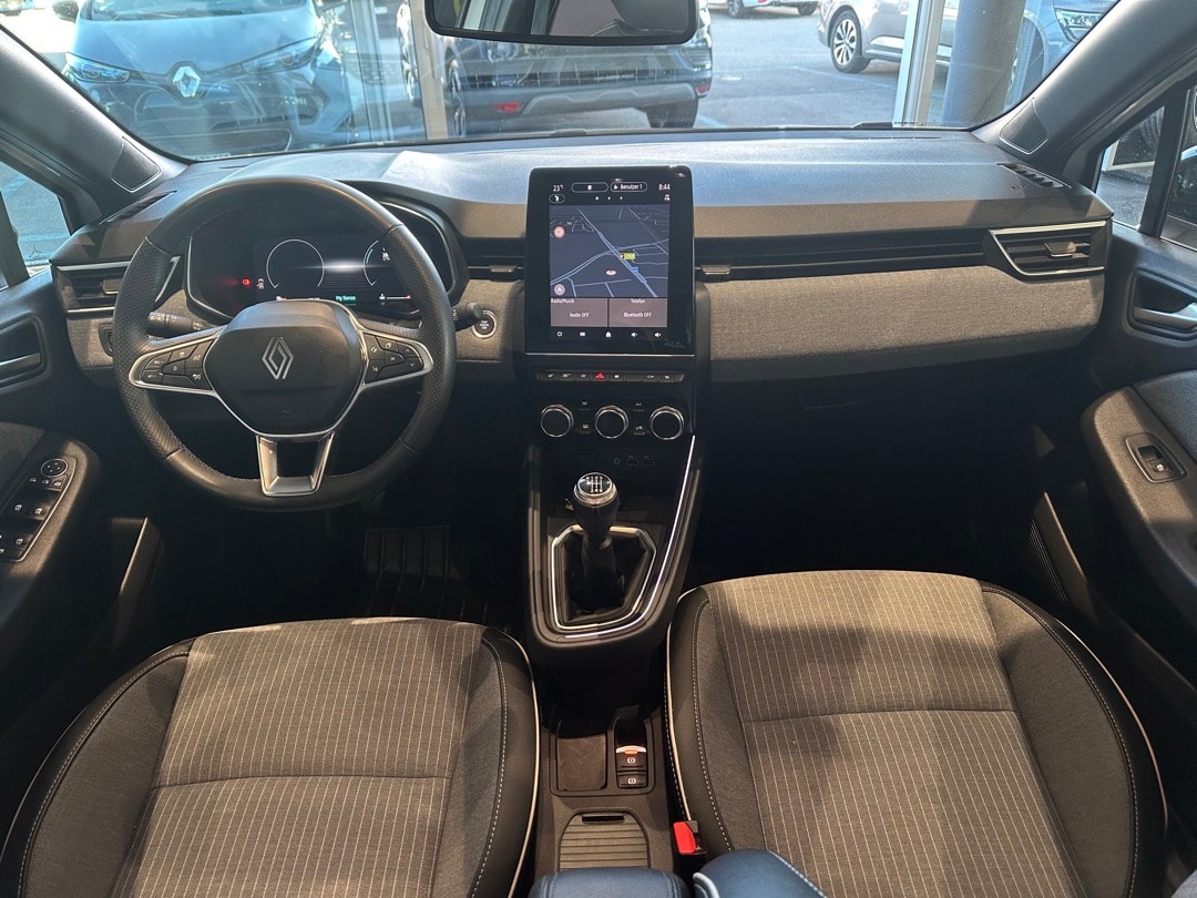 RENAULT Clio 1.0 Techno-image-9