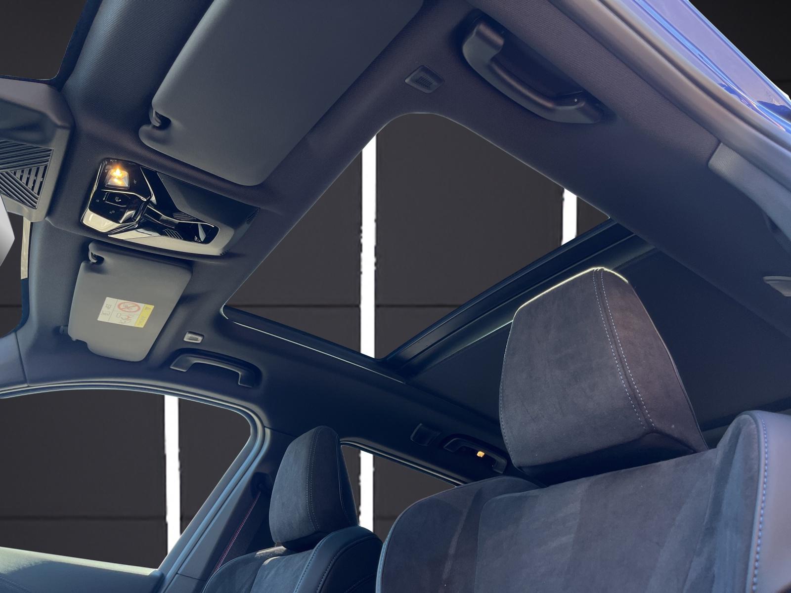 BMW iX1 30 xDrive-image-14