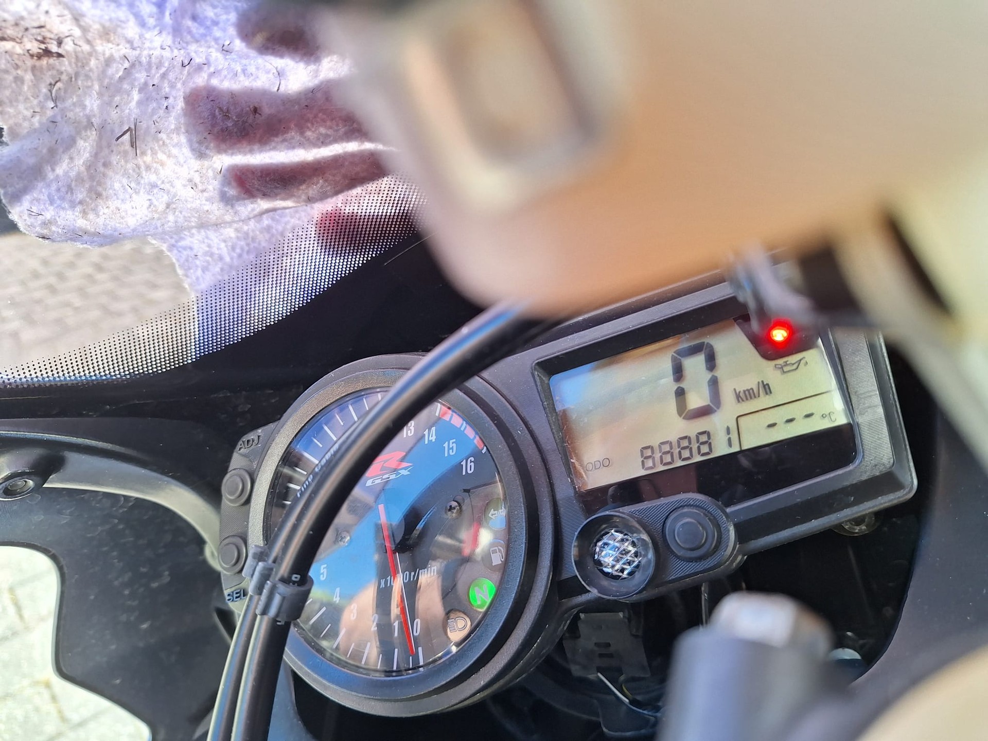SUZUKI GSX-R 750 K4/K5-image-3