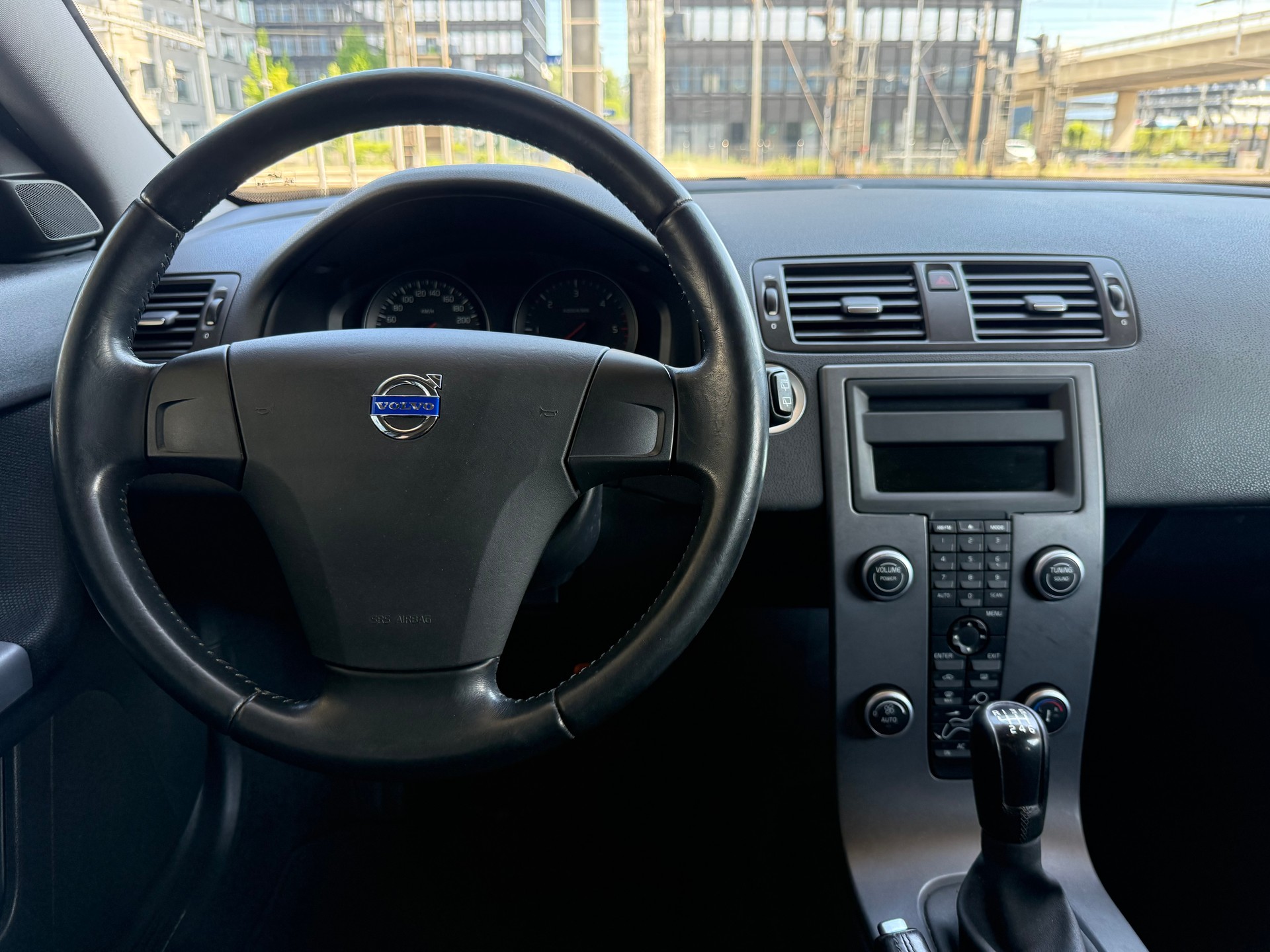 VOLVO V50 D2 Kinetic-image-10