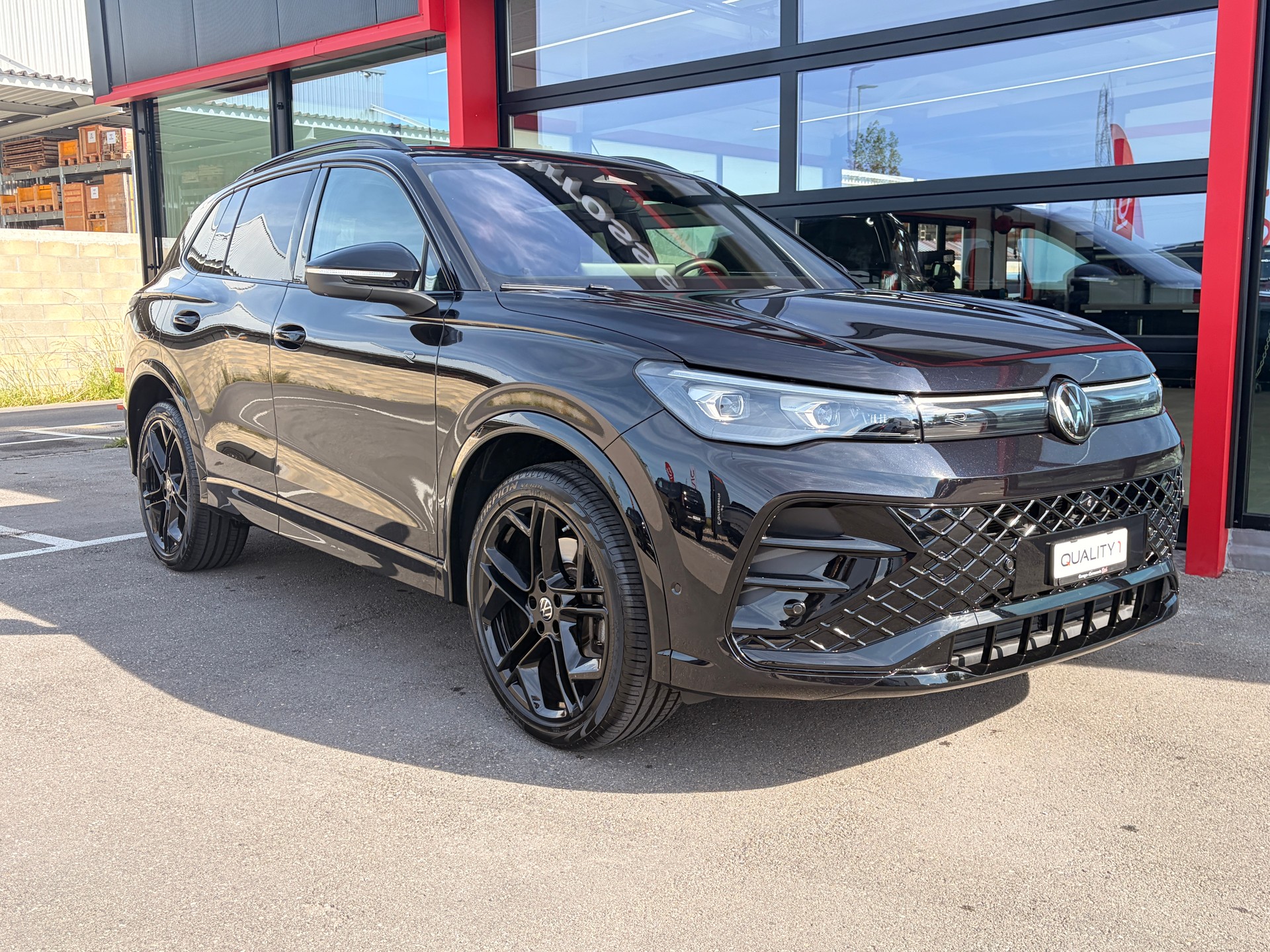 VW Tiguan 2.0 TDI SCR R-Line 4Motion DSG-image-1