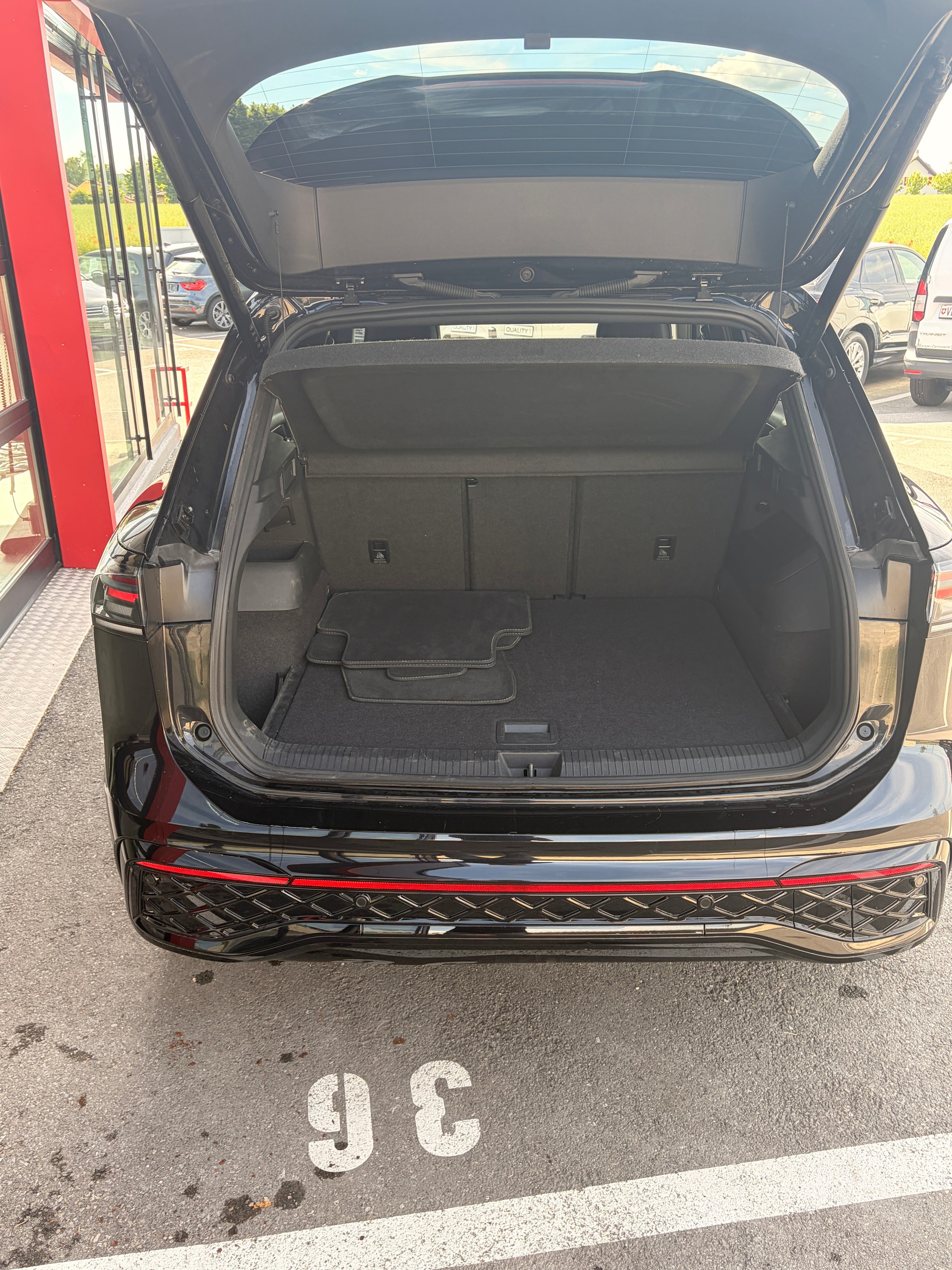 VW Tiguan 2.0 TDI SCR R-Line 4Motion DSG-image-6