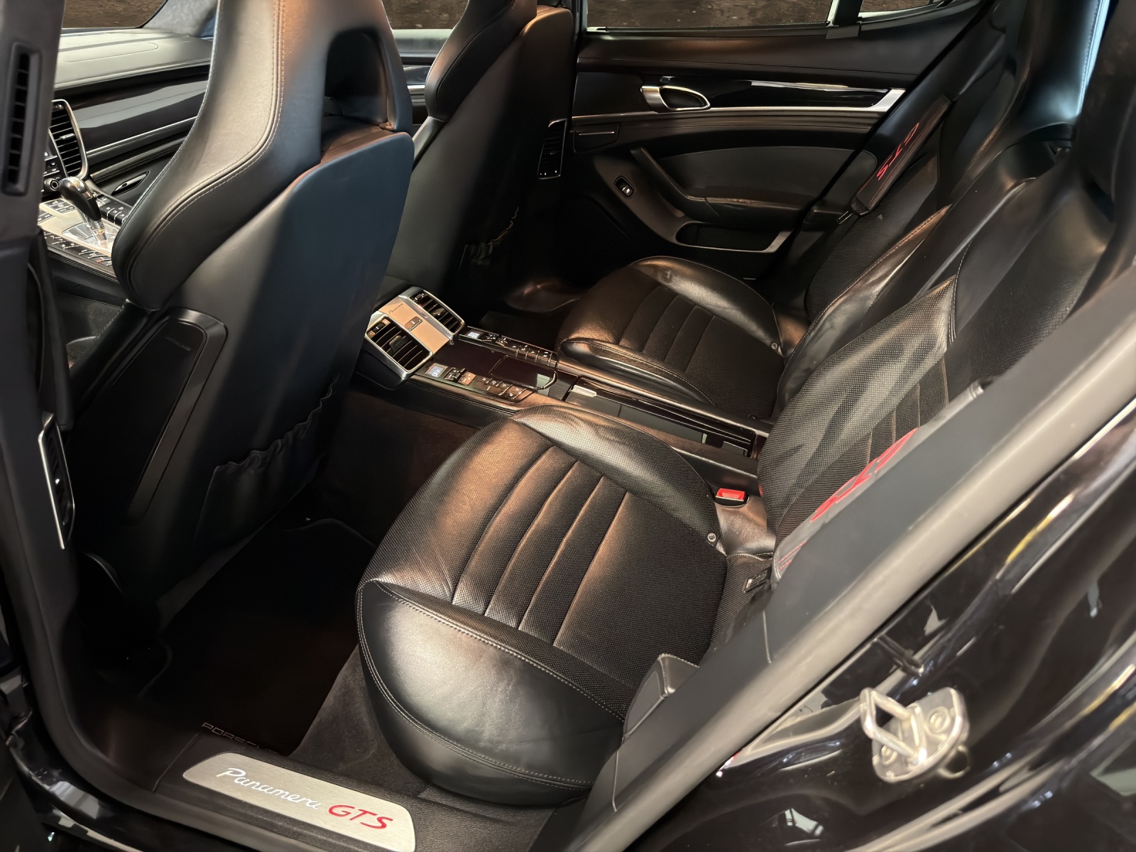 PORSCHE Panamera GTS 4.8 PDK-image-12