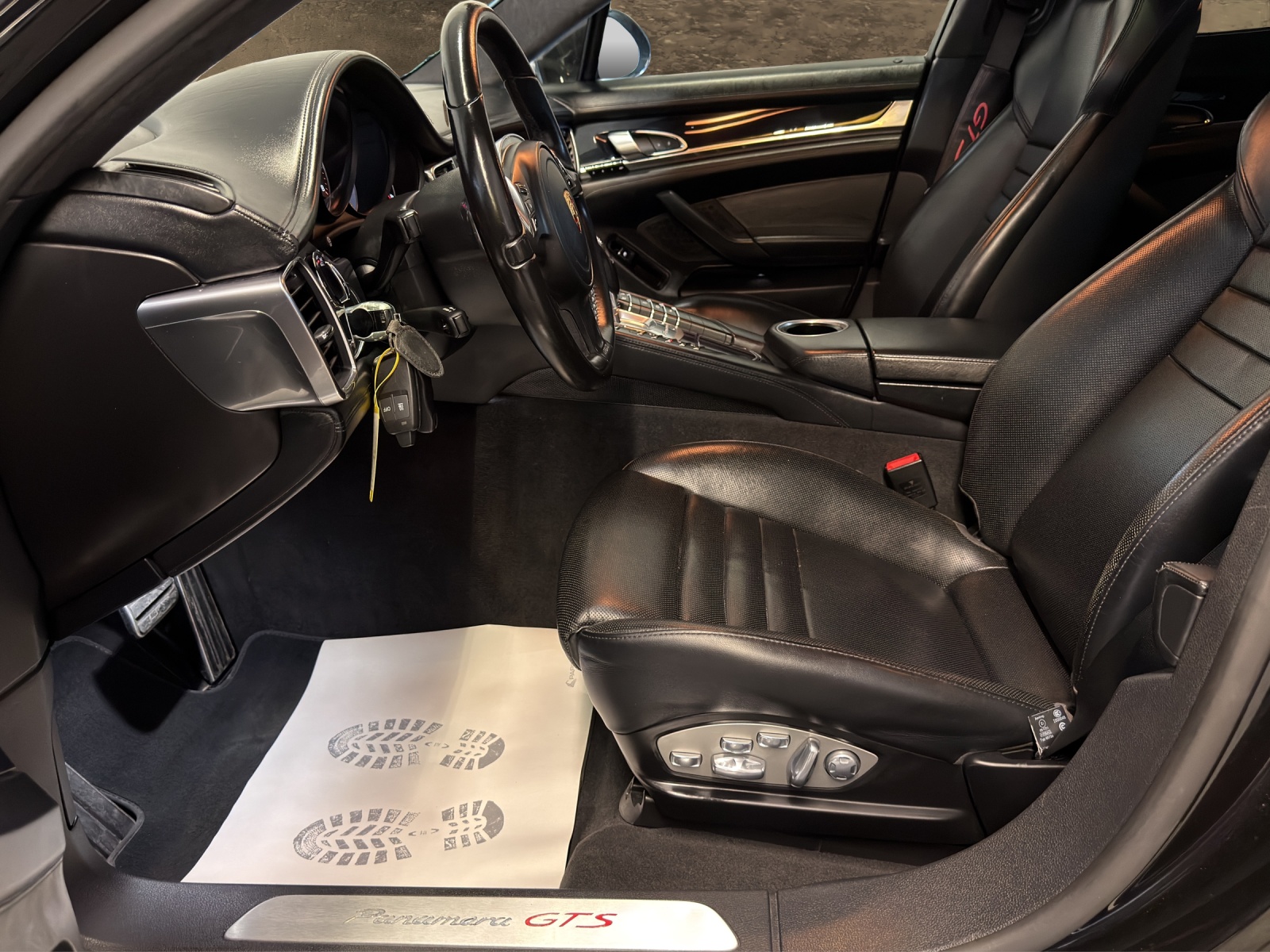 PORSCHE Panamera GTS 4.8 PDK-image-9