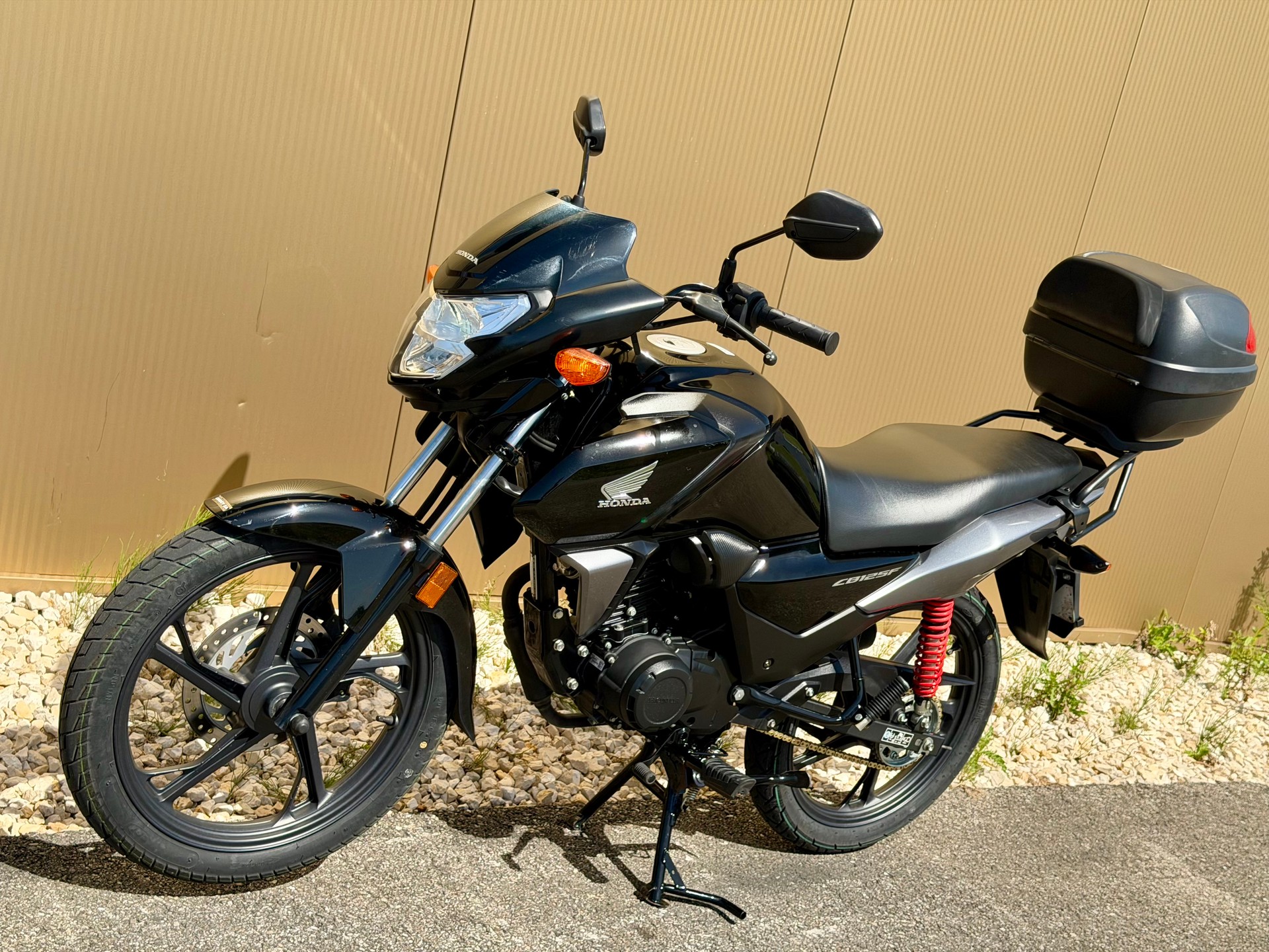 HONDA CBF 125 M-image-9