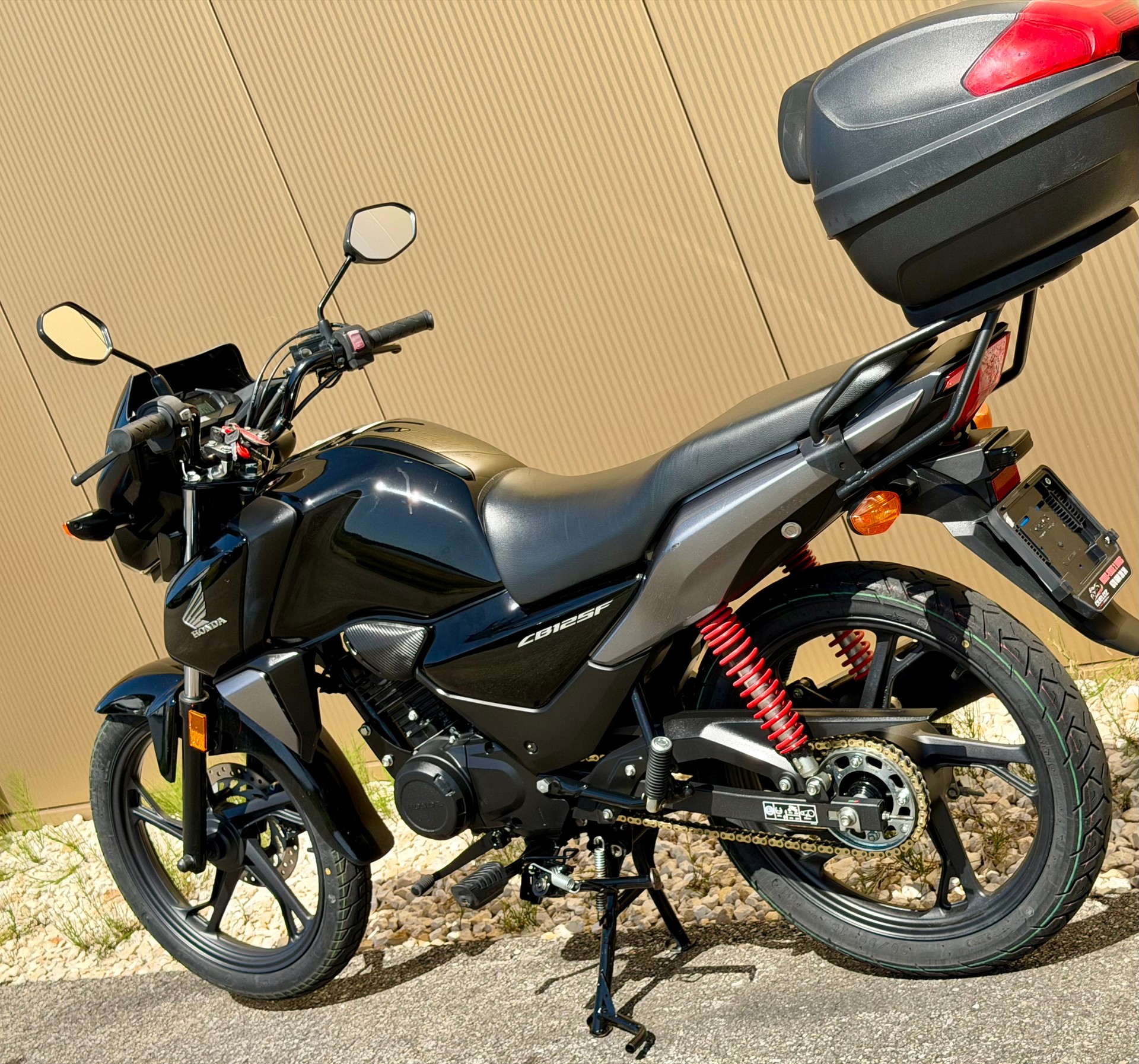 HONDA CBF 125 M-image-11