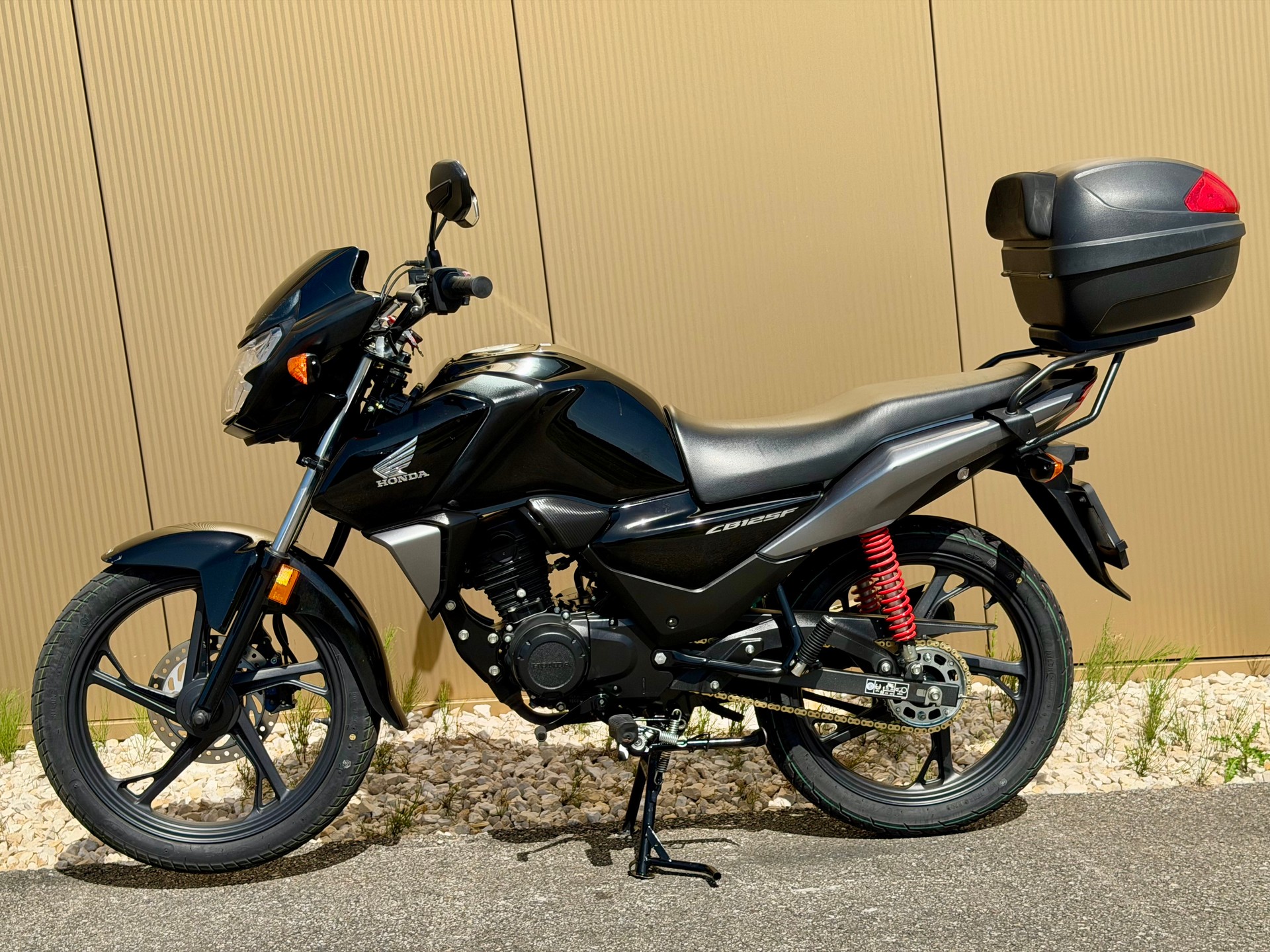 HONDA CBF 125 M-image-10