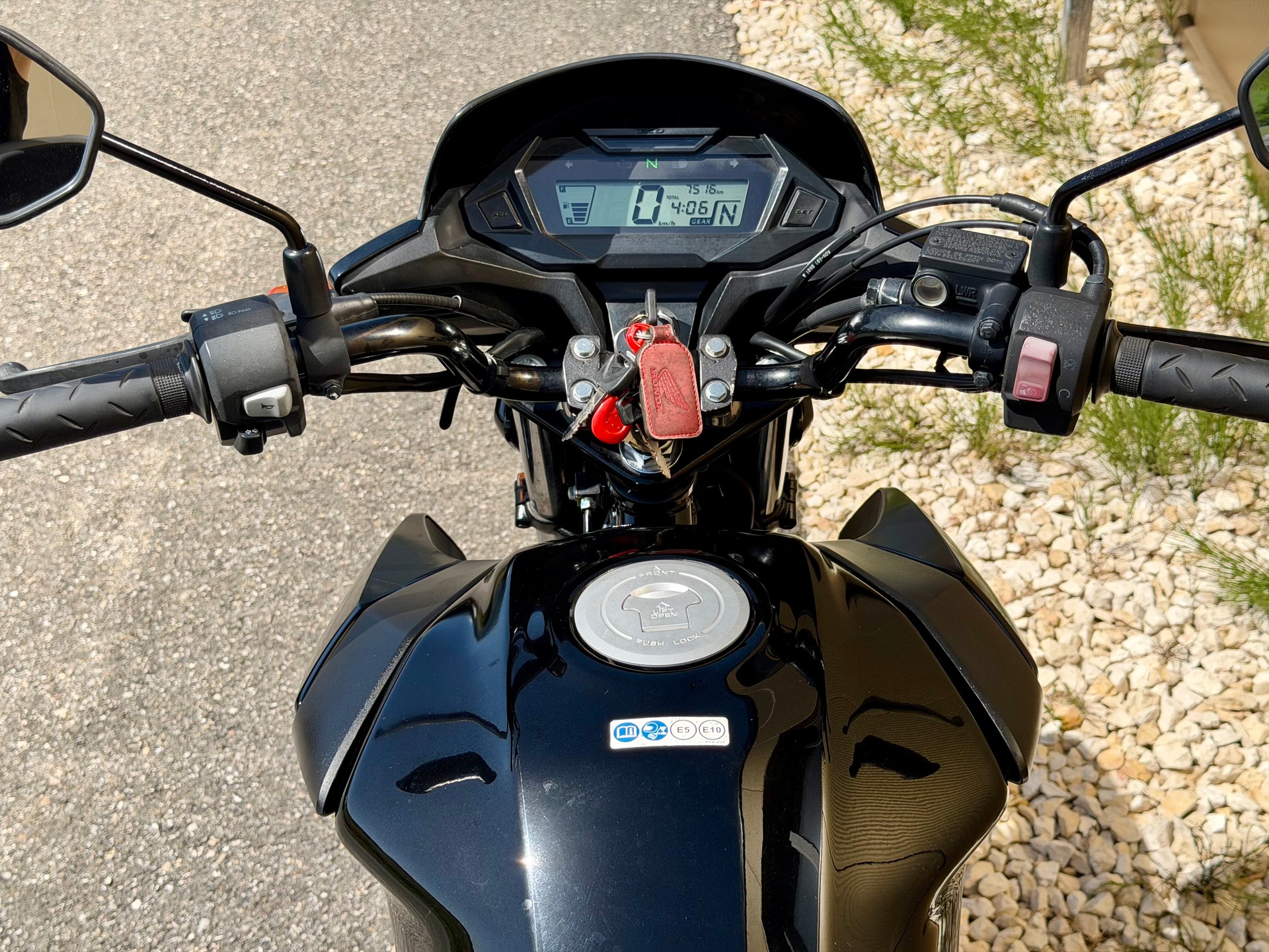 HONDA CBF 125 M-image-15
