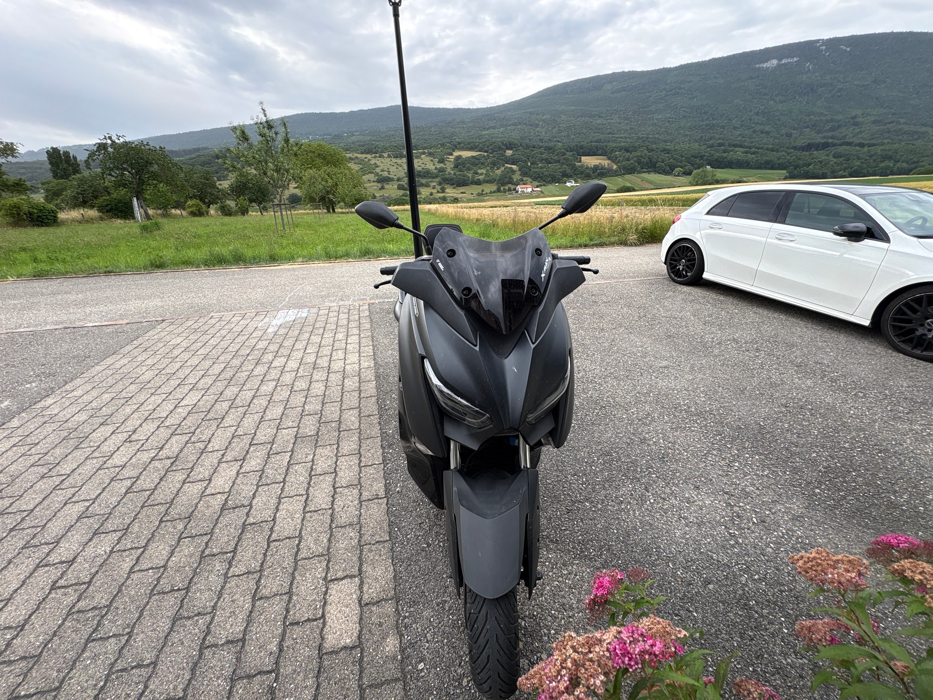 YAMAHA X-Max 300 Iron Max ABS-image-3