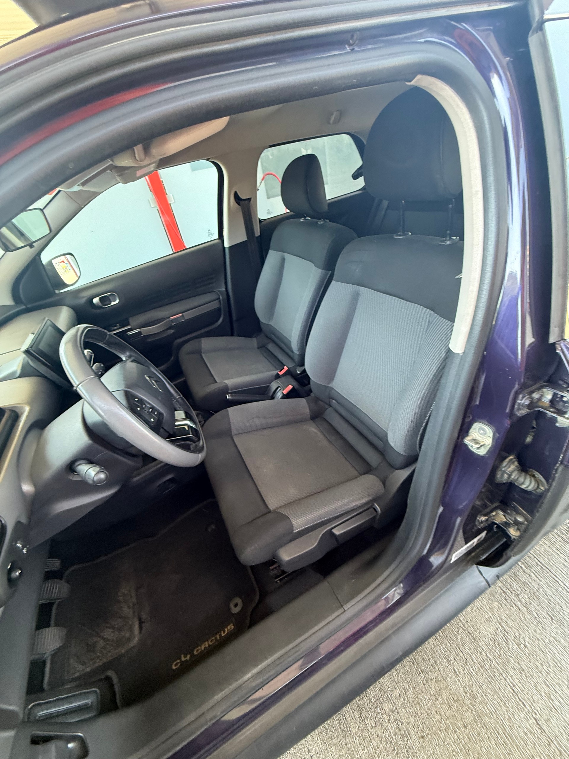 CITROEN C4 Cactus 1.2 VTi Shine-image-5