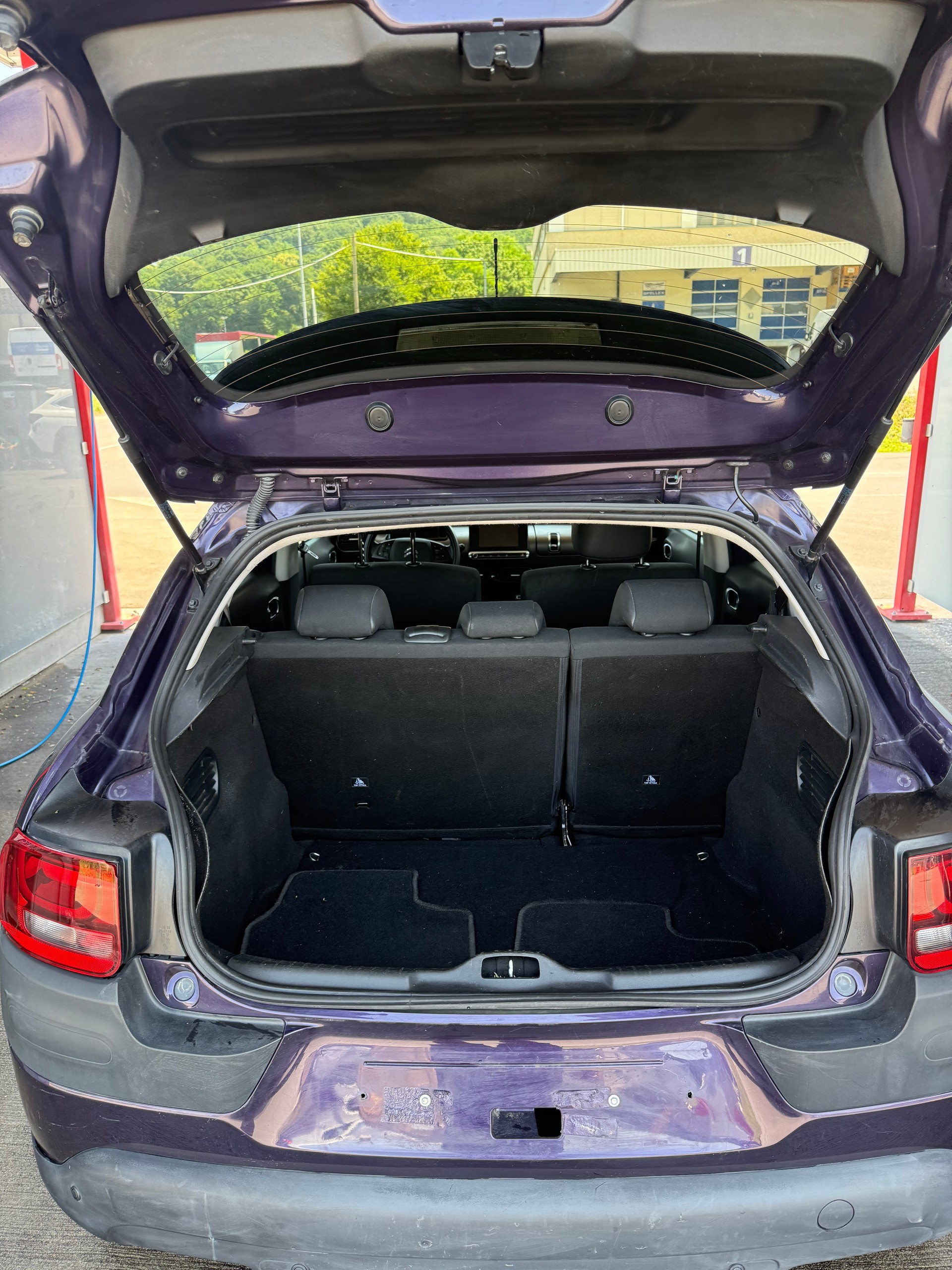 CITROEN C4 Cactus 1.2 VTi Shine-image-12