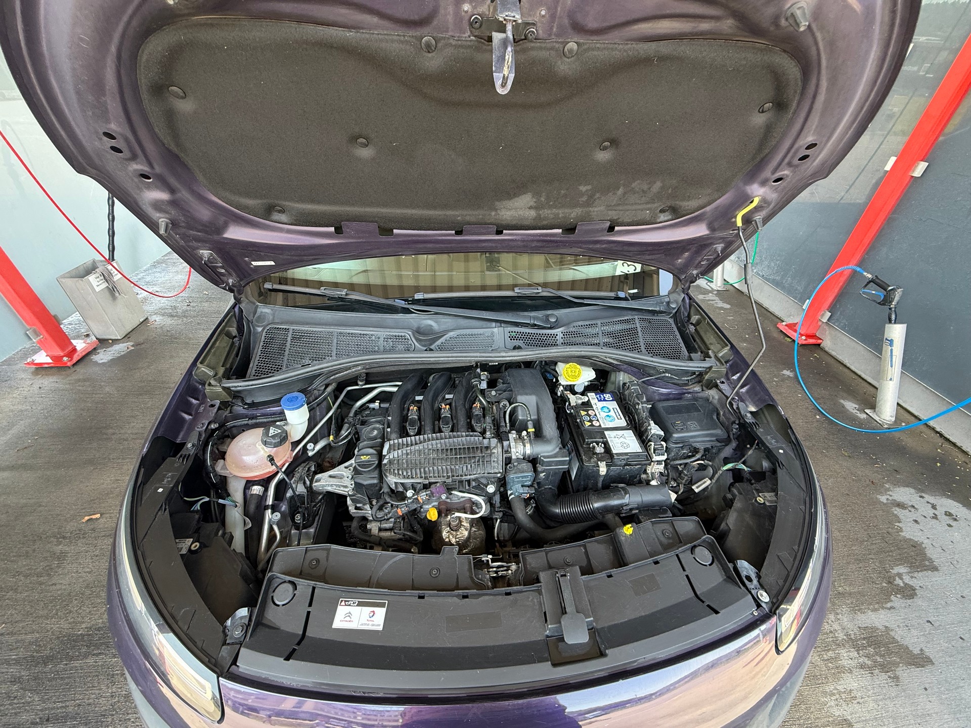 CITROEN C4 Cactus 1.2 VTi Shine-image-11