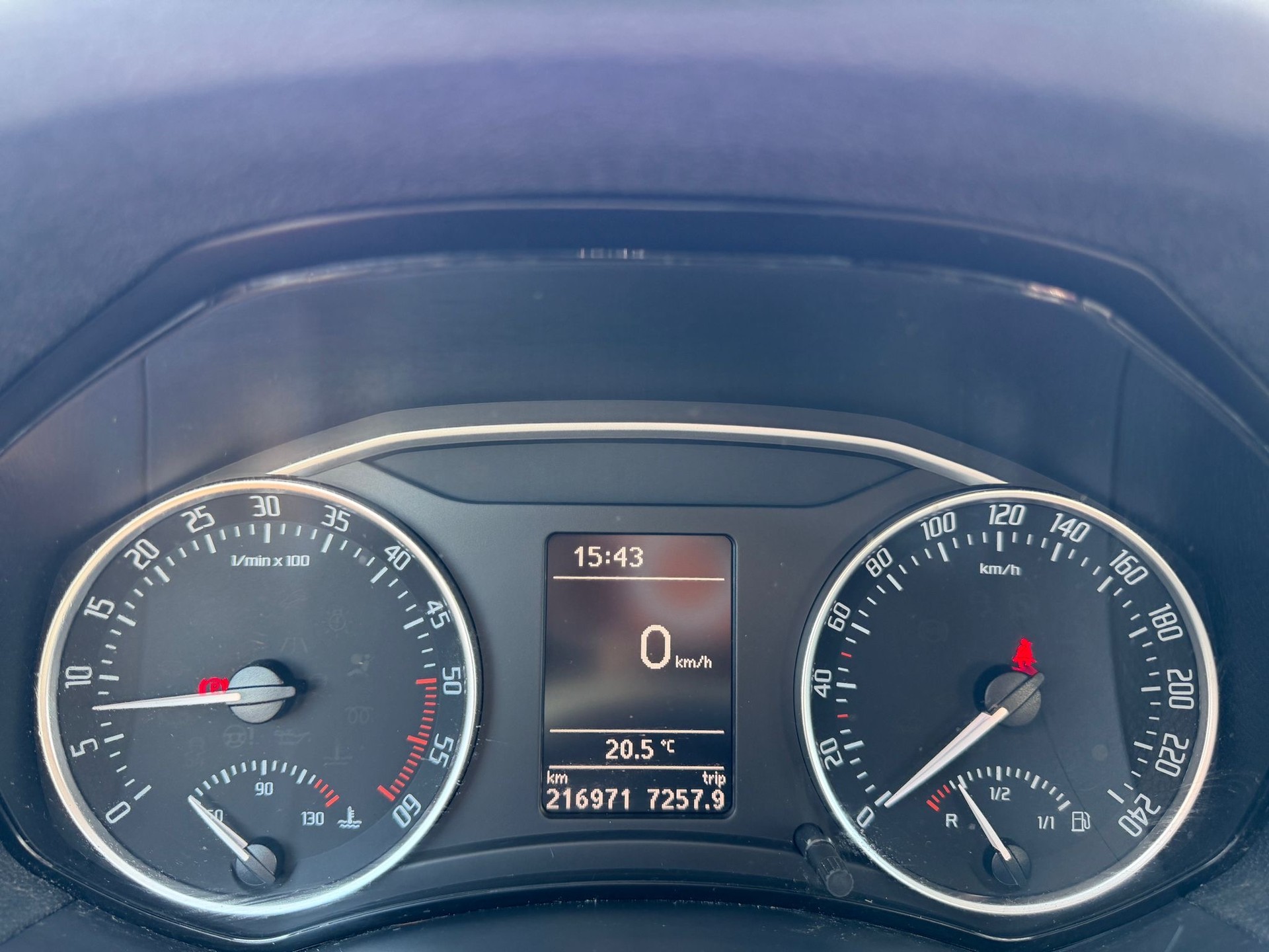 CITROEN C4 Cactus 1.2 VTi Shine-image-14