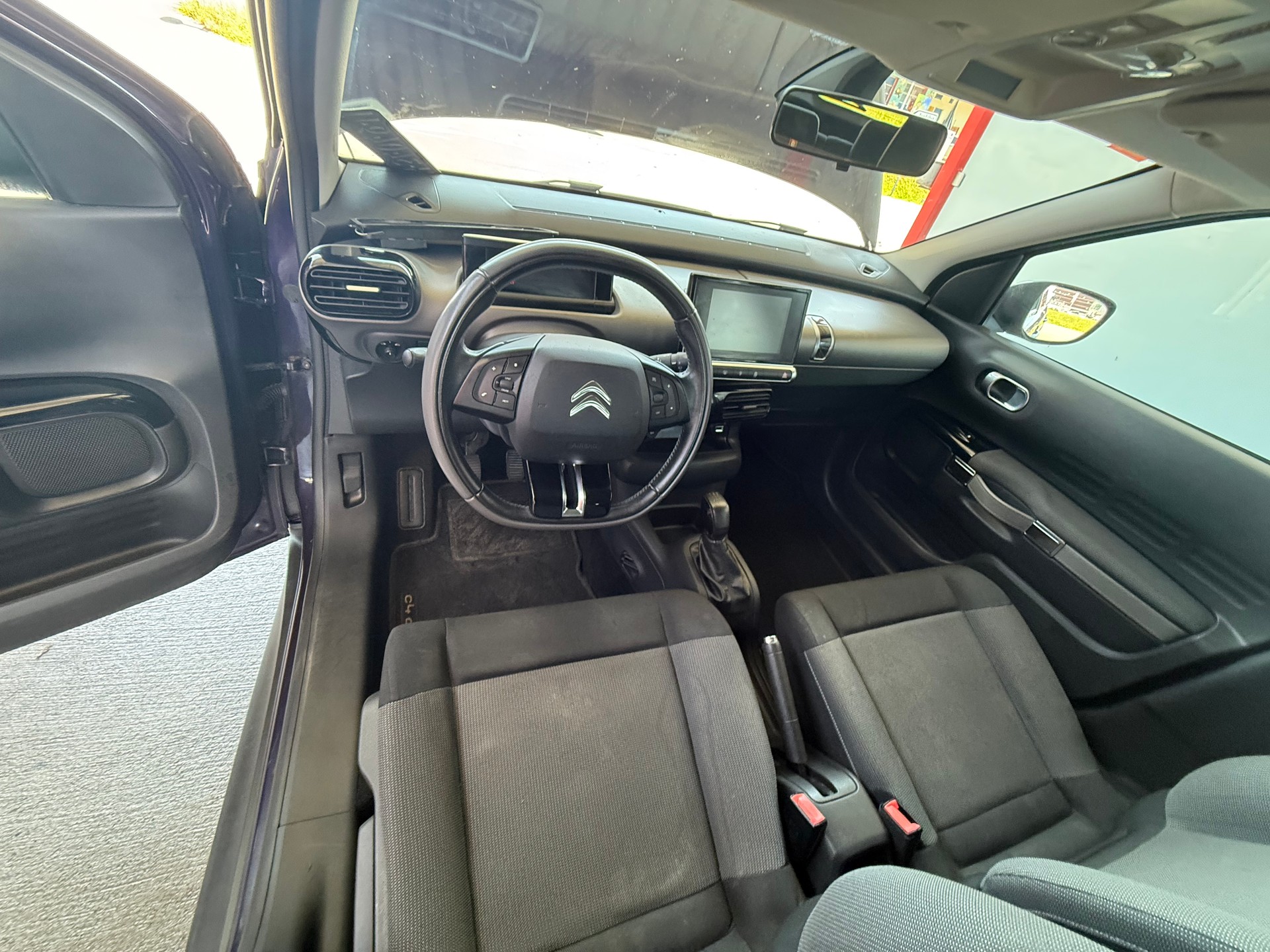 CITROEN C4 Cactus 1.2 VTi Shine-image-6