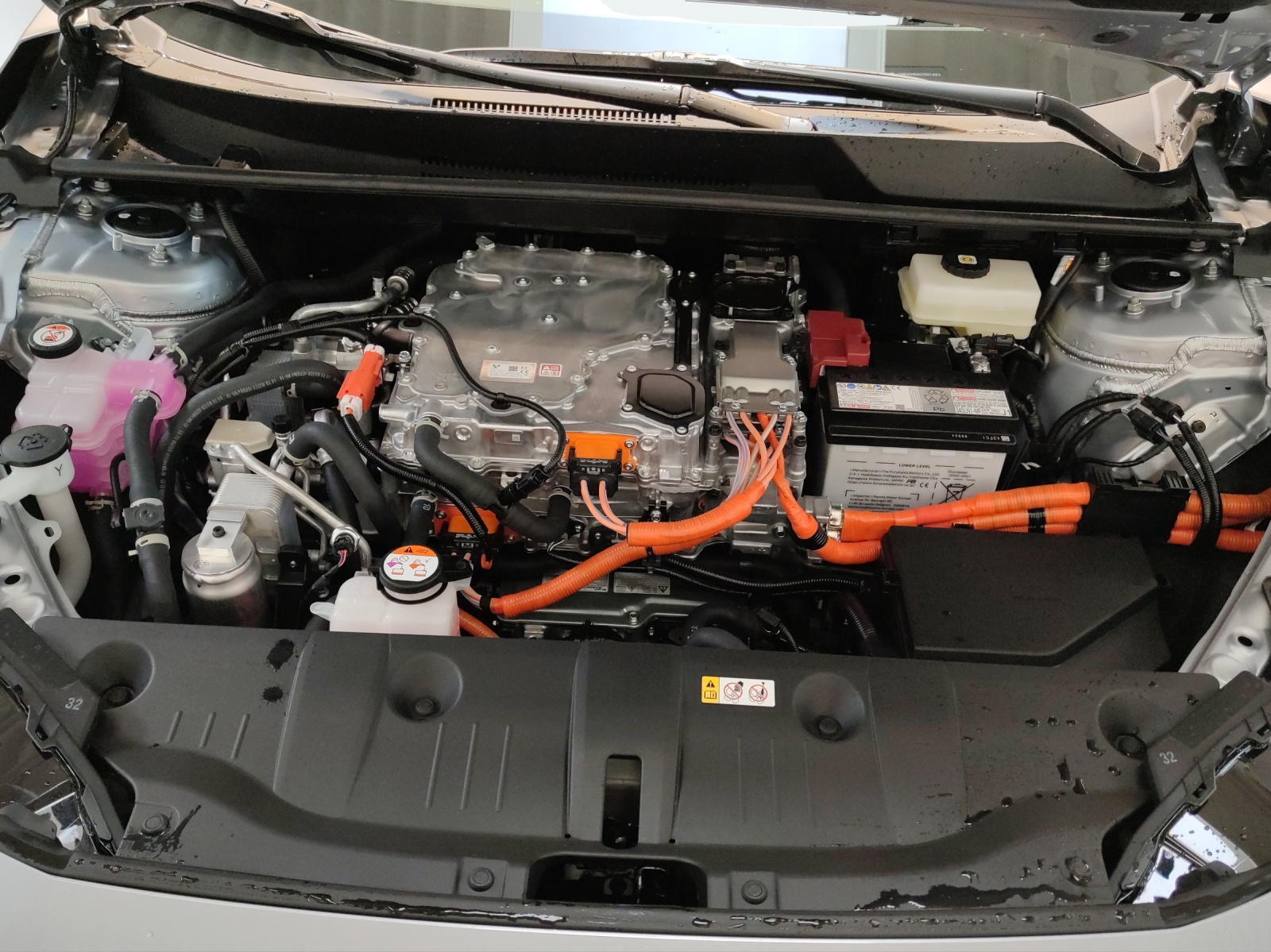TOYOTA bZ4X Touring Premium AWD-showroom-element-3