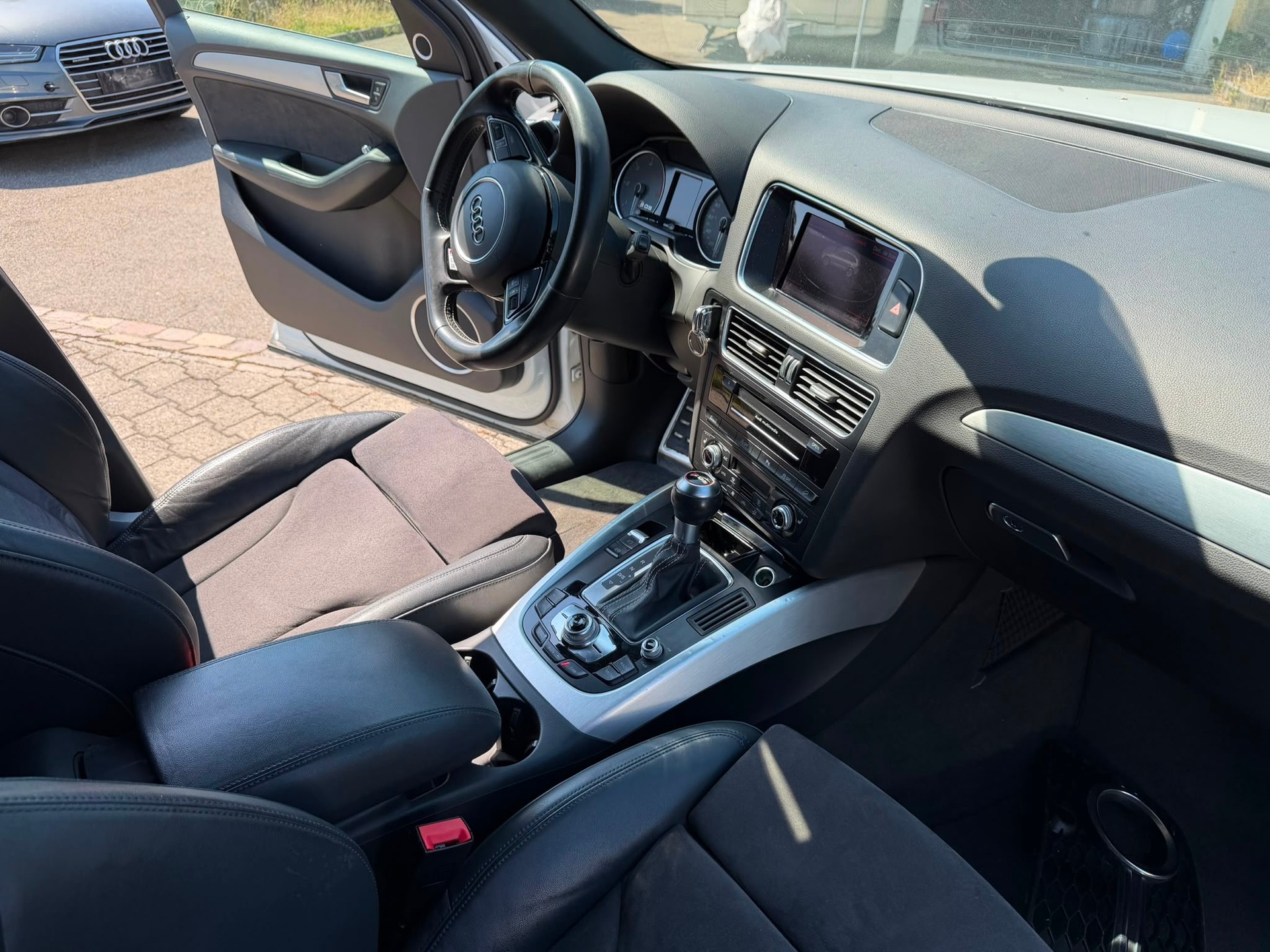 AUDI SQ5 3.0 TDI quattro tiptronic-image-8