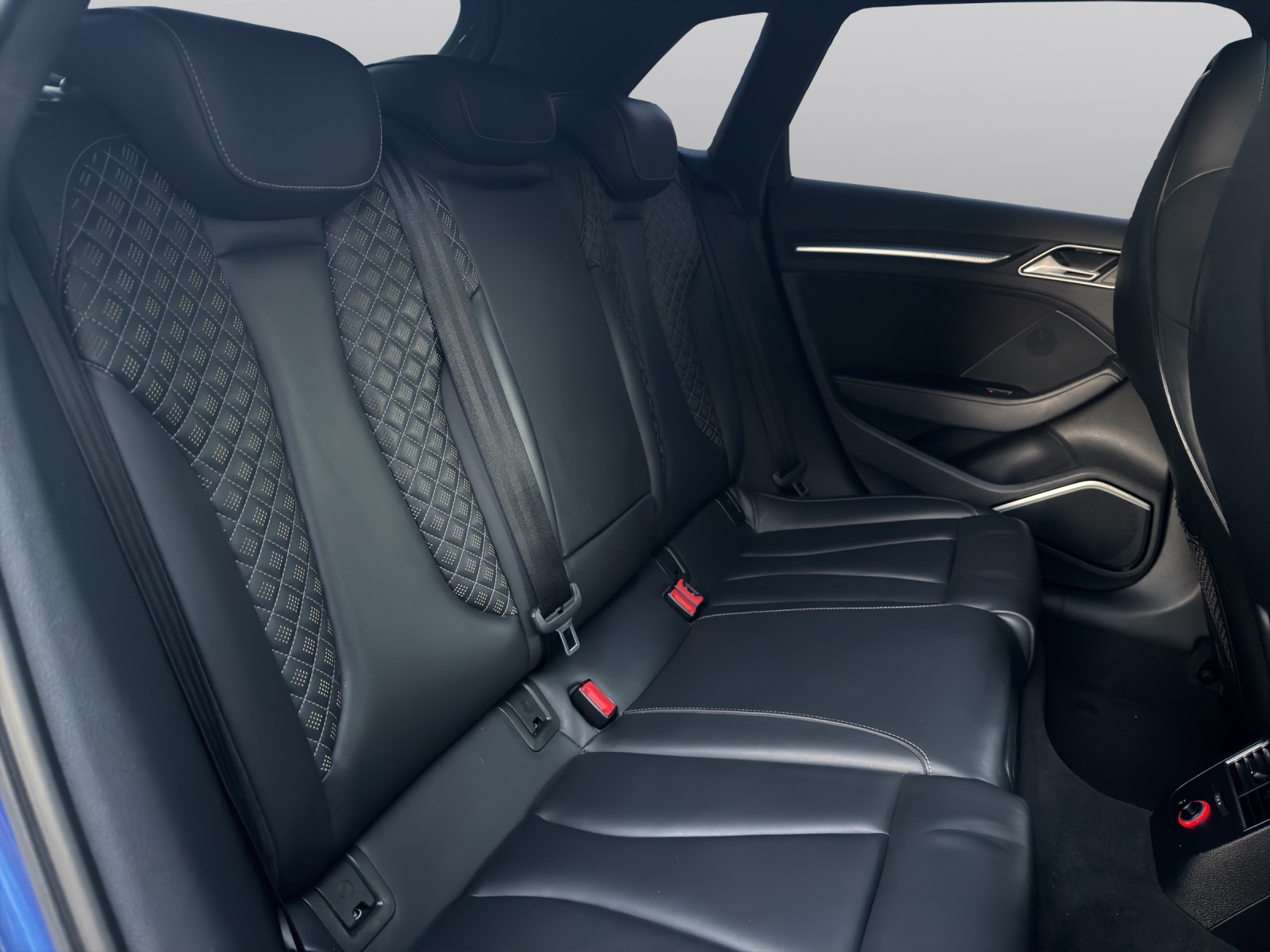AUDI RS3 2.5 TSI quattro S-tronic-showroom-element-3