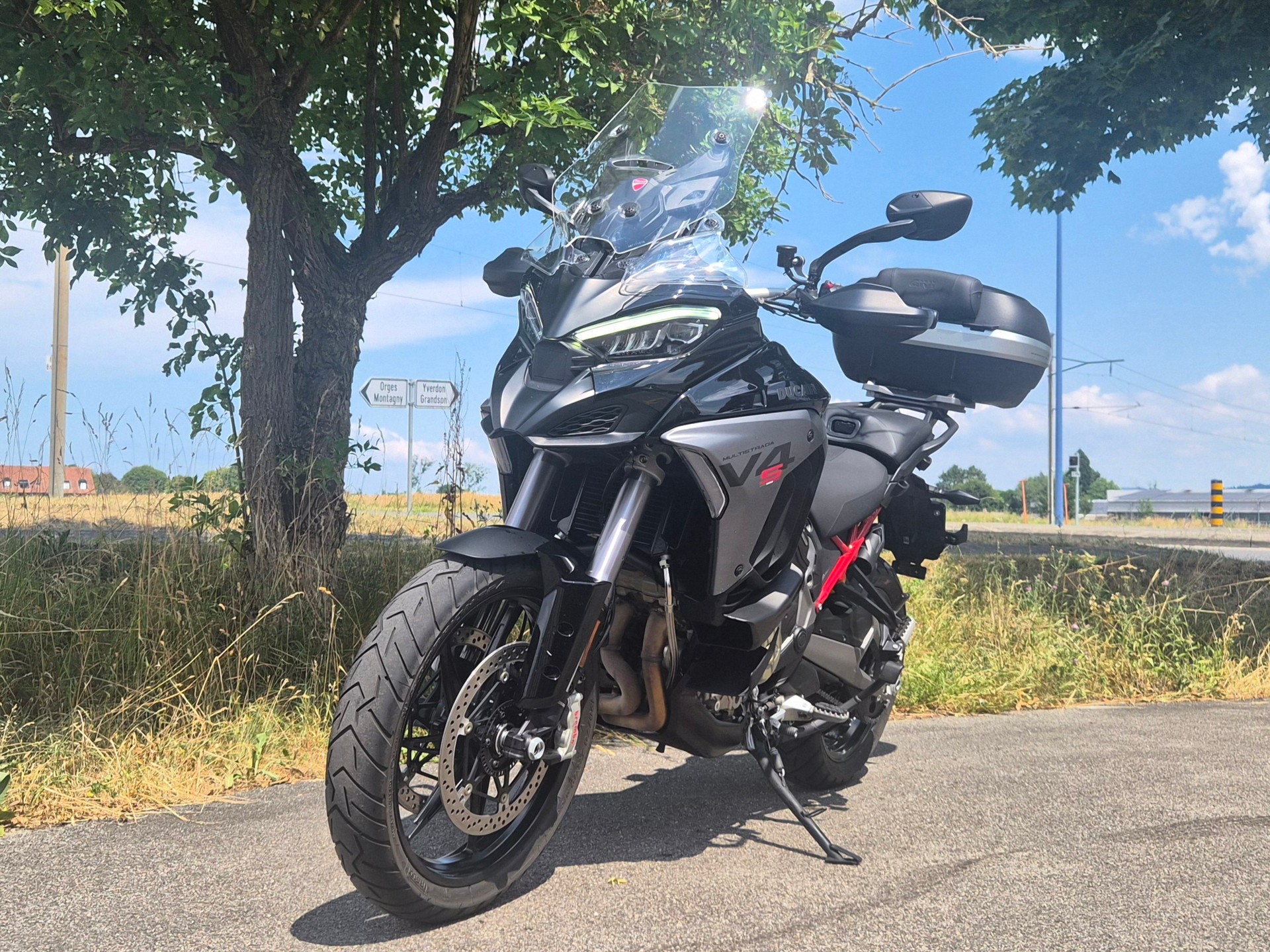 DUCATI MULTISTRADA V4 S-image-2