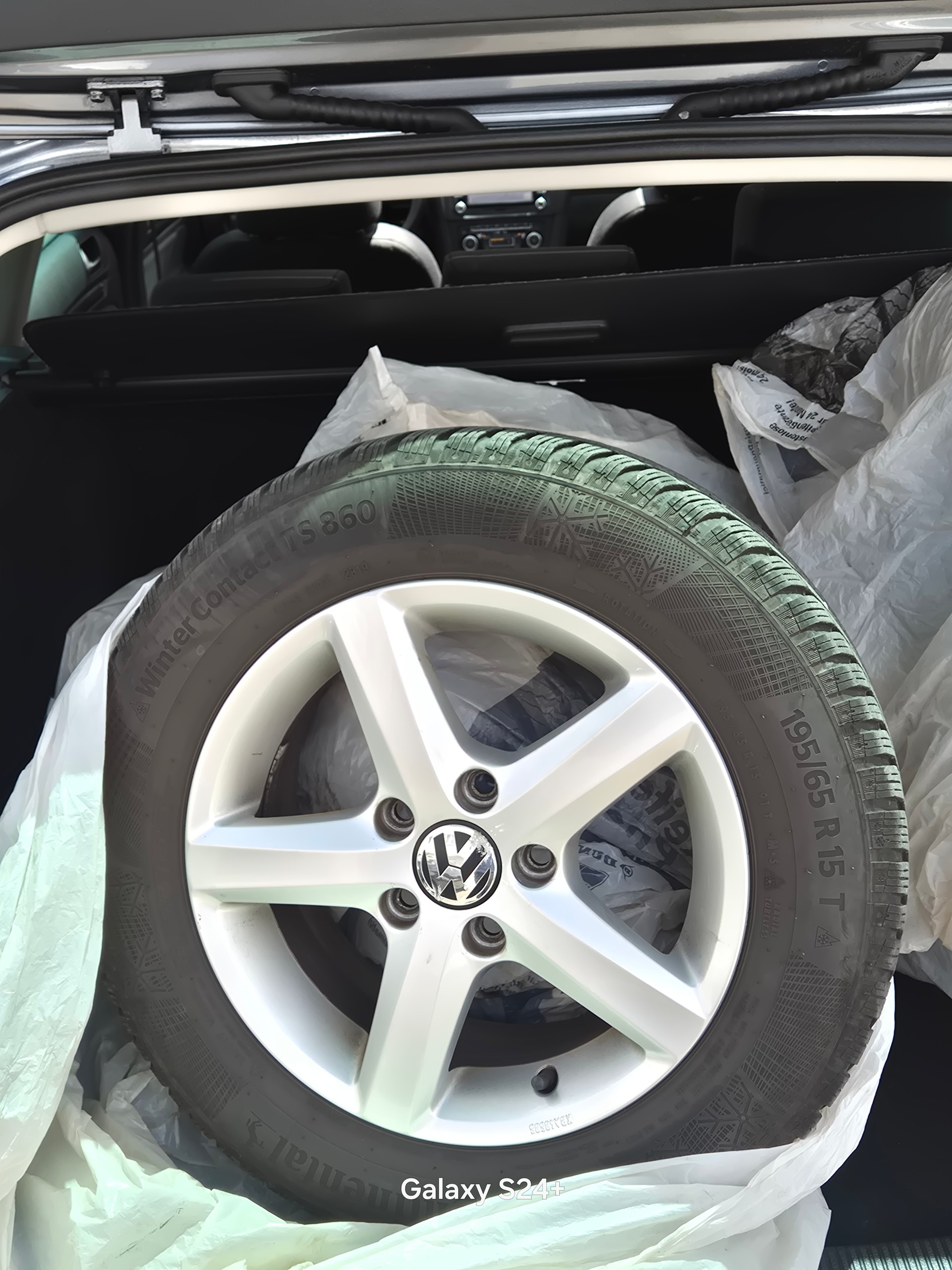 VW Golf Variant 1.4 TSI Team DSG-image-16