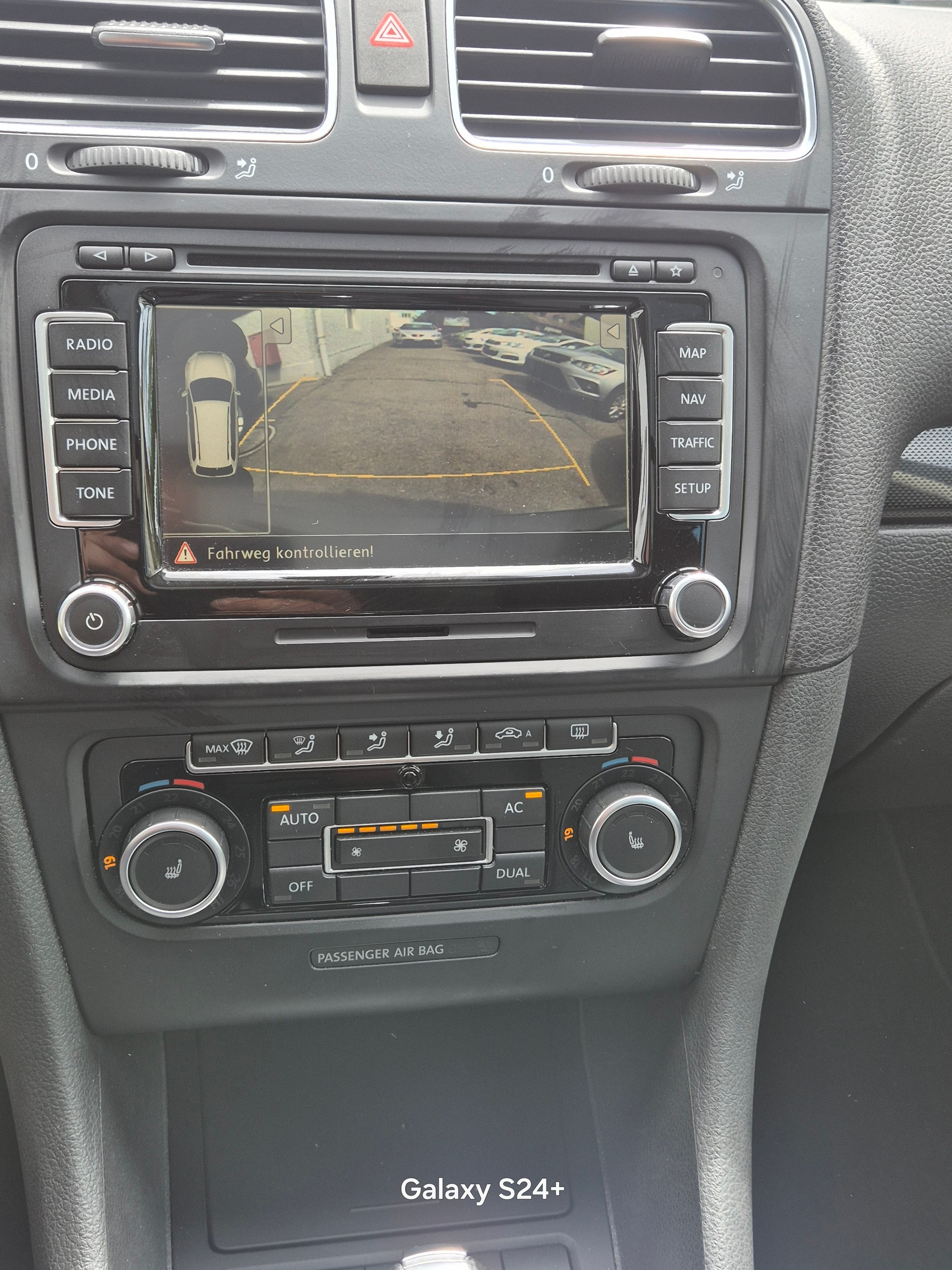 VW Golf Variant 1.4 TSI Team DSG-image-8