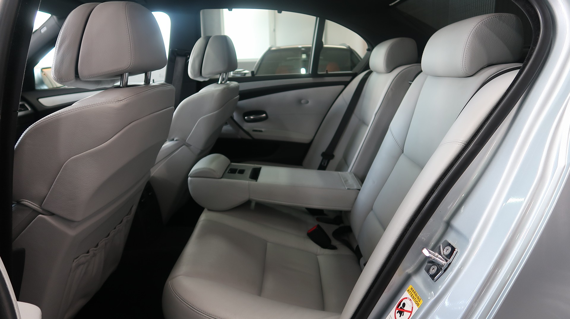BMW M5-image-19