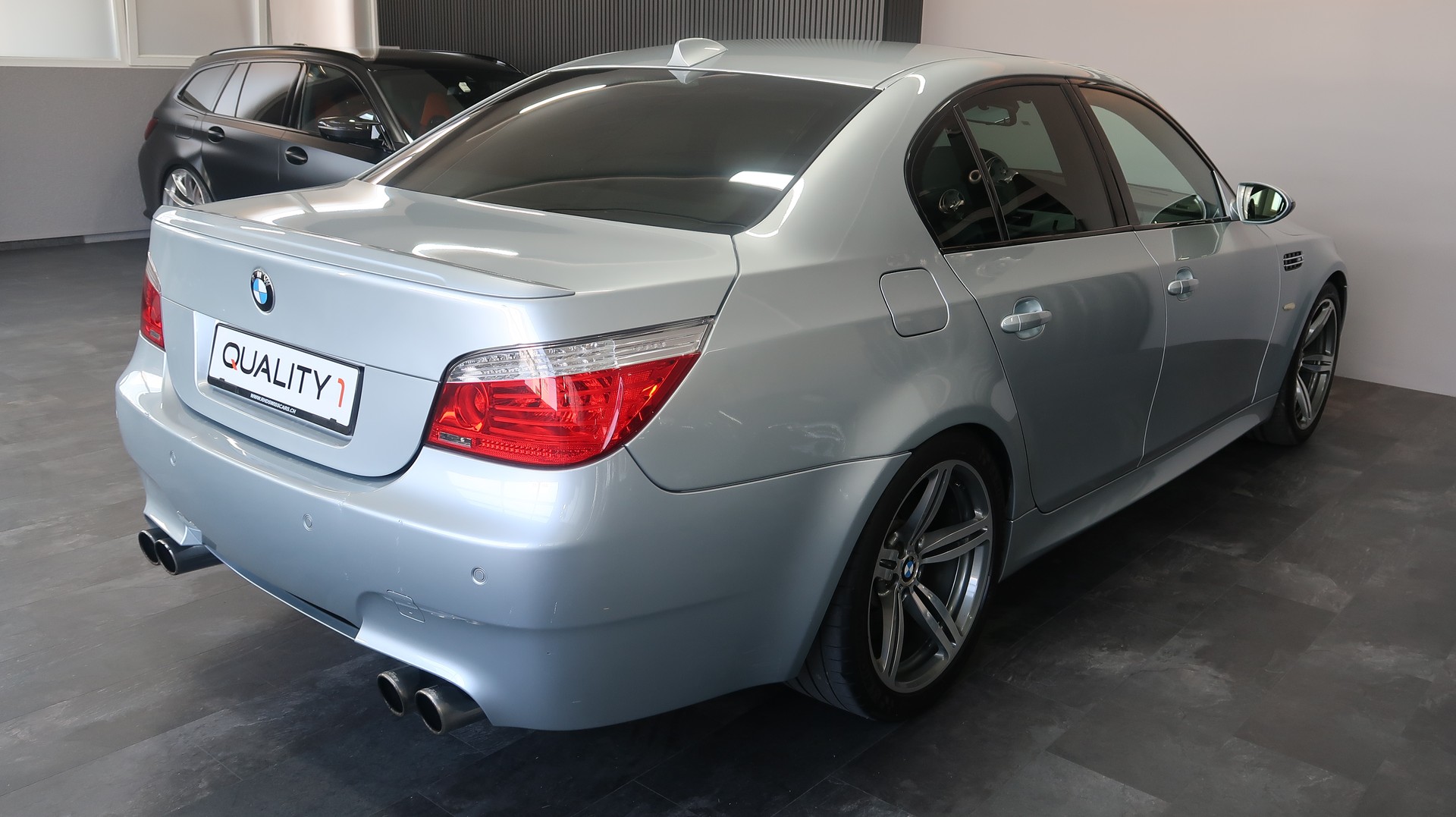 BMW M5-image-10