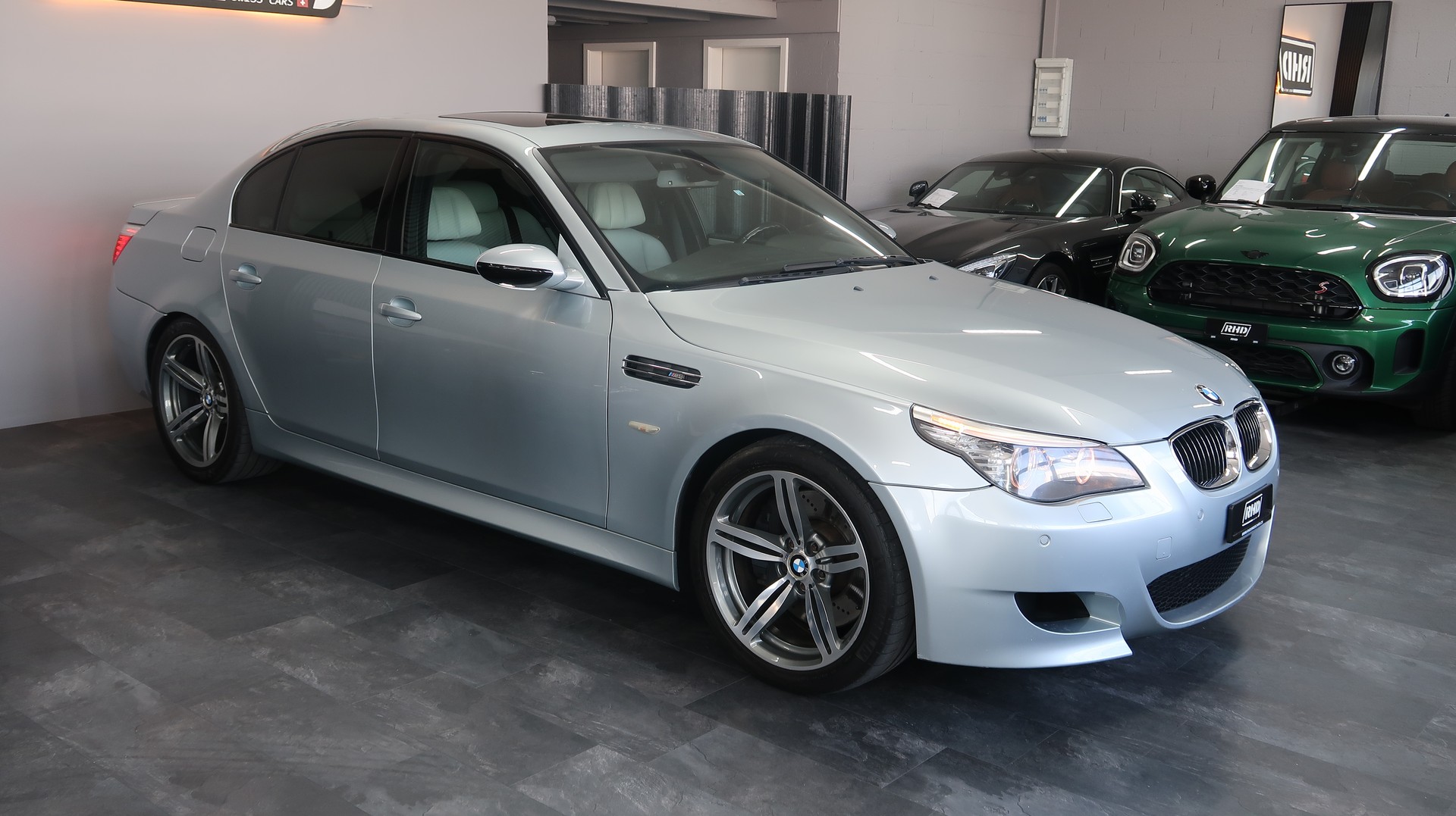 BMW M5-image-6
