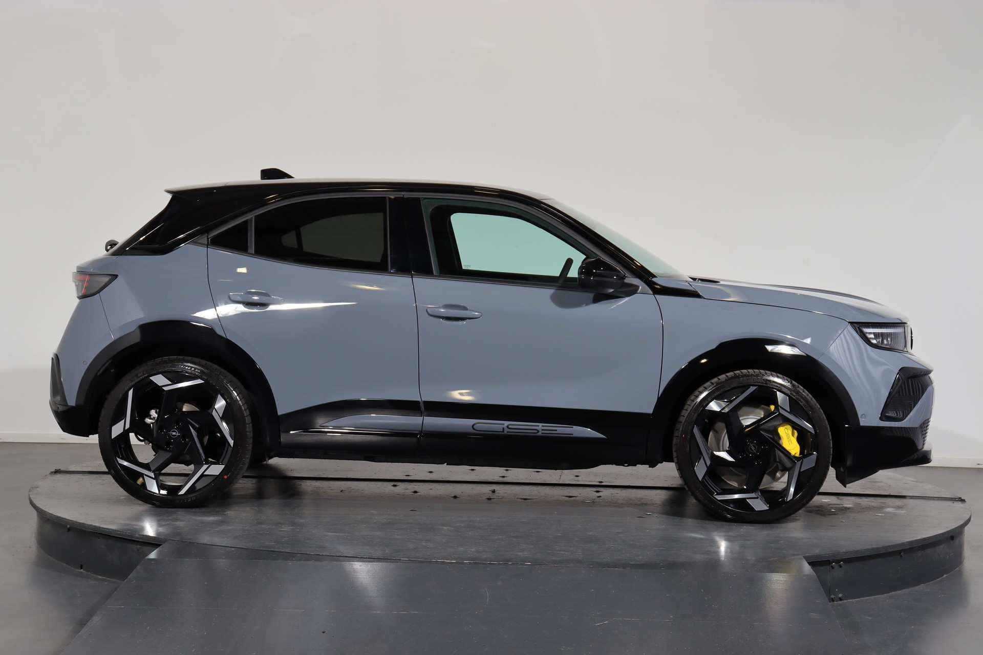 OPEL Mokka-e GSe-showroom-element-1