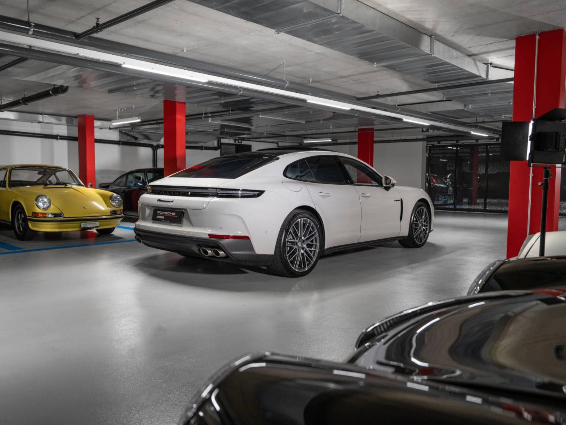 PORSCHE Panamera 4 E-Hybrid-image-6