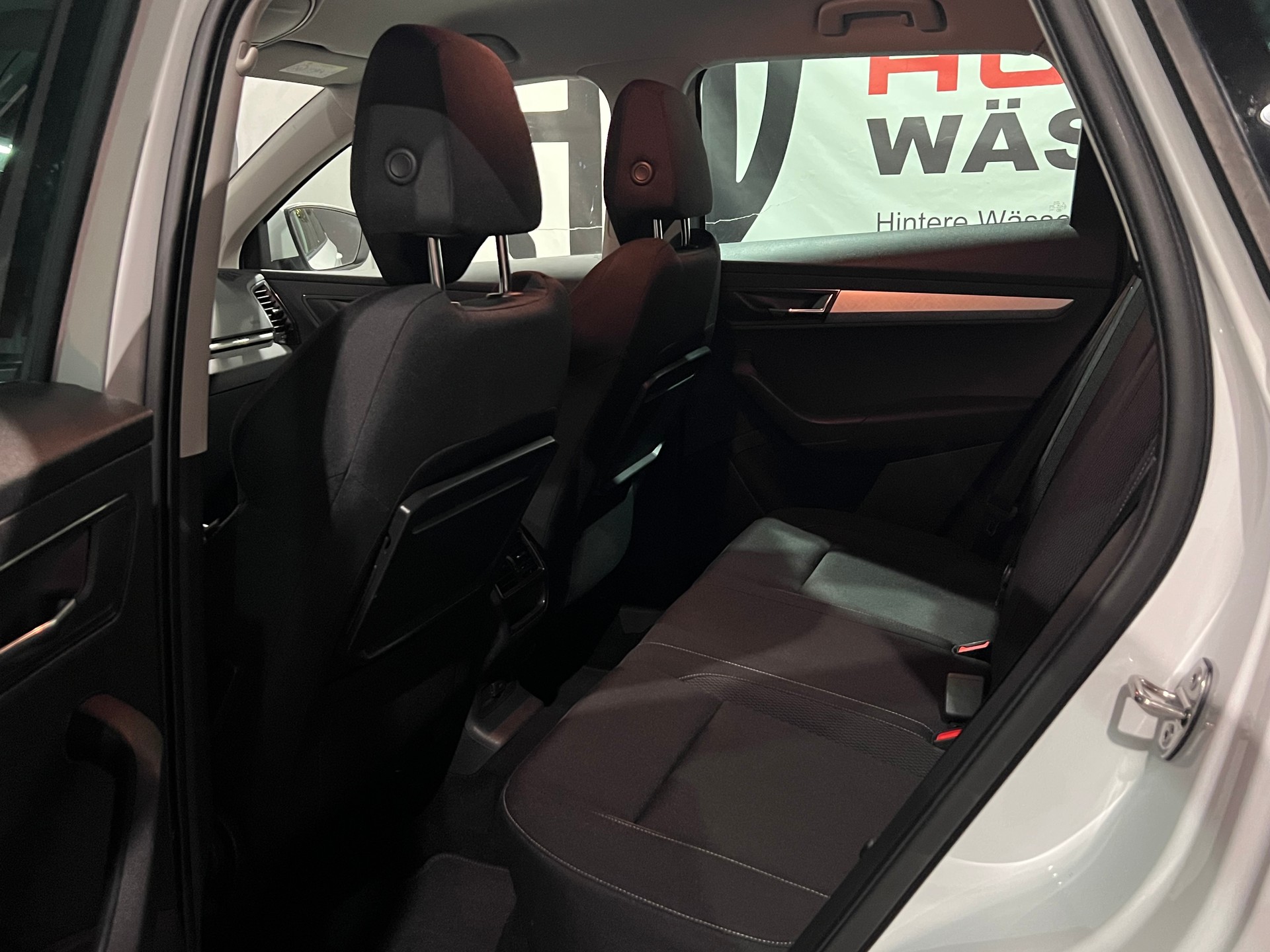 SKODA Karoq 1.5 TSI Ambition DSG-image-15