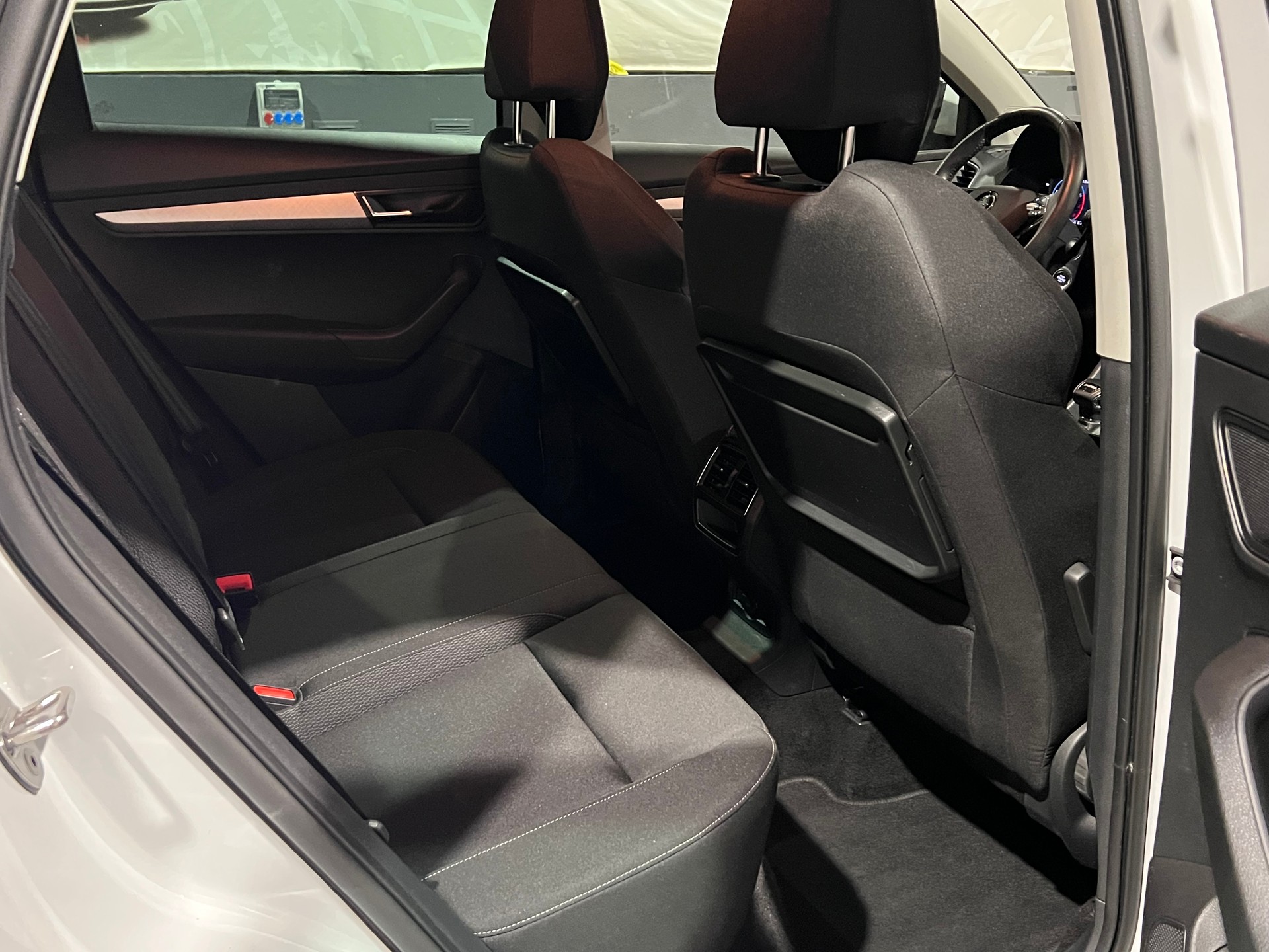 SKODA Karoq 1.5 TSI Ambition DSG-image-14