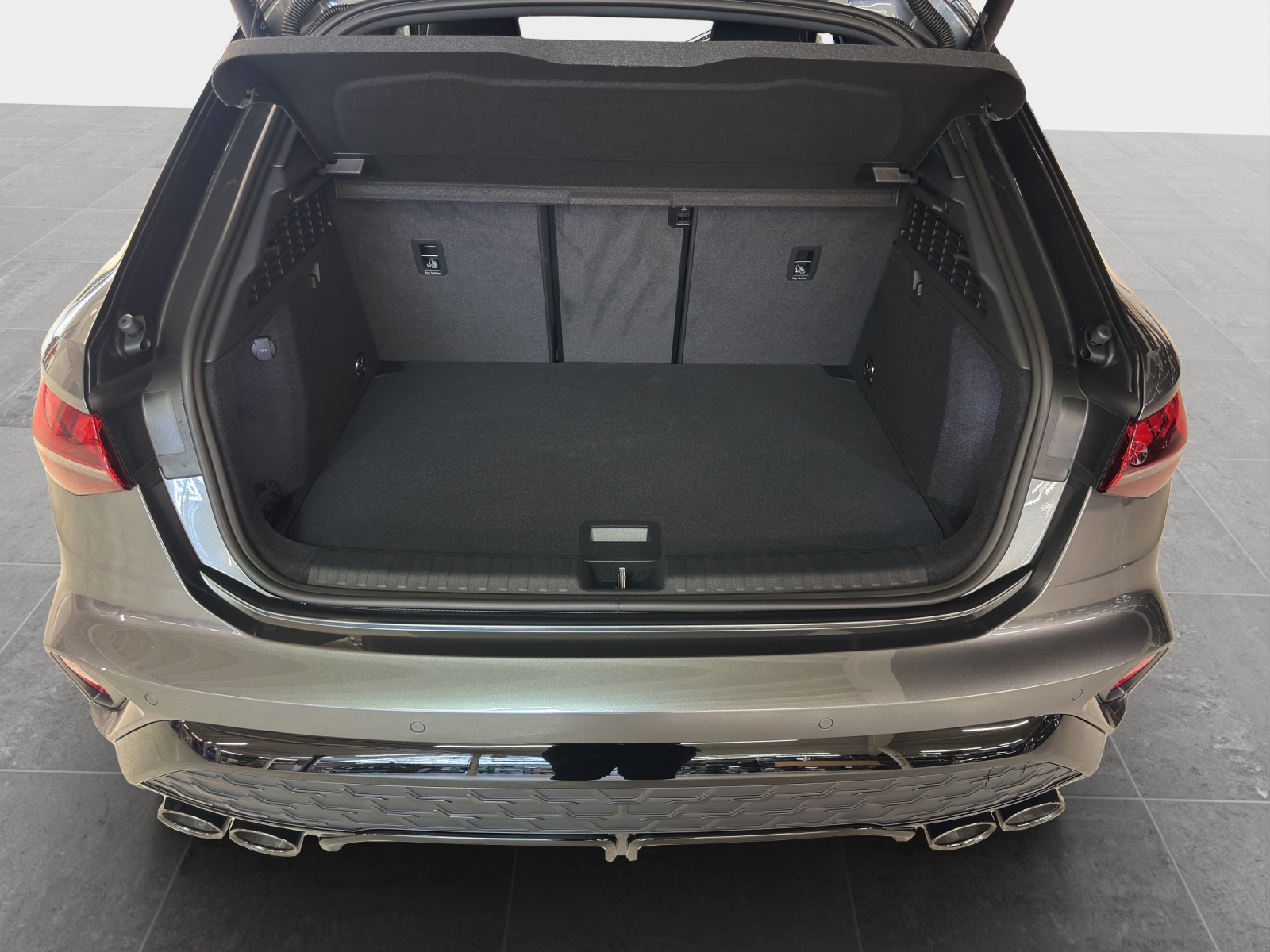 AUDI S3 Sportback TFSI quattro S-tronic-image-12