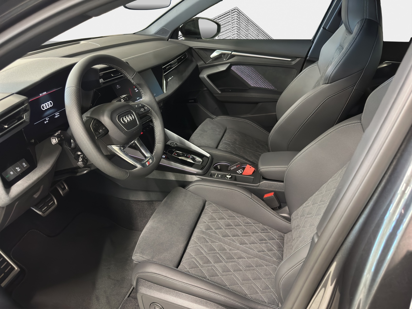 AUDI S3 Sportback TFSI quattro S-tronic-image-9