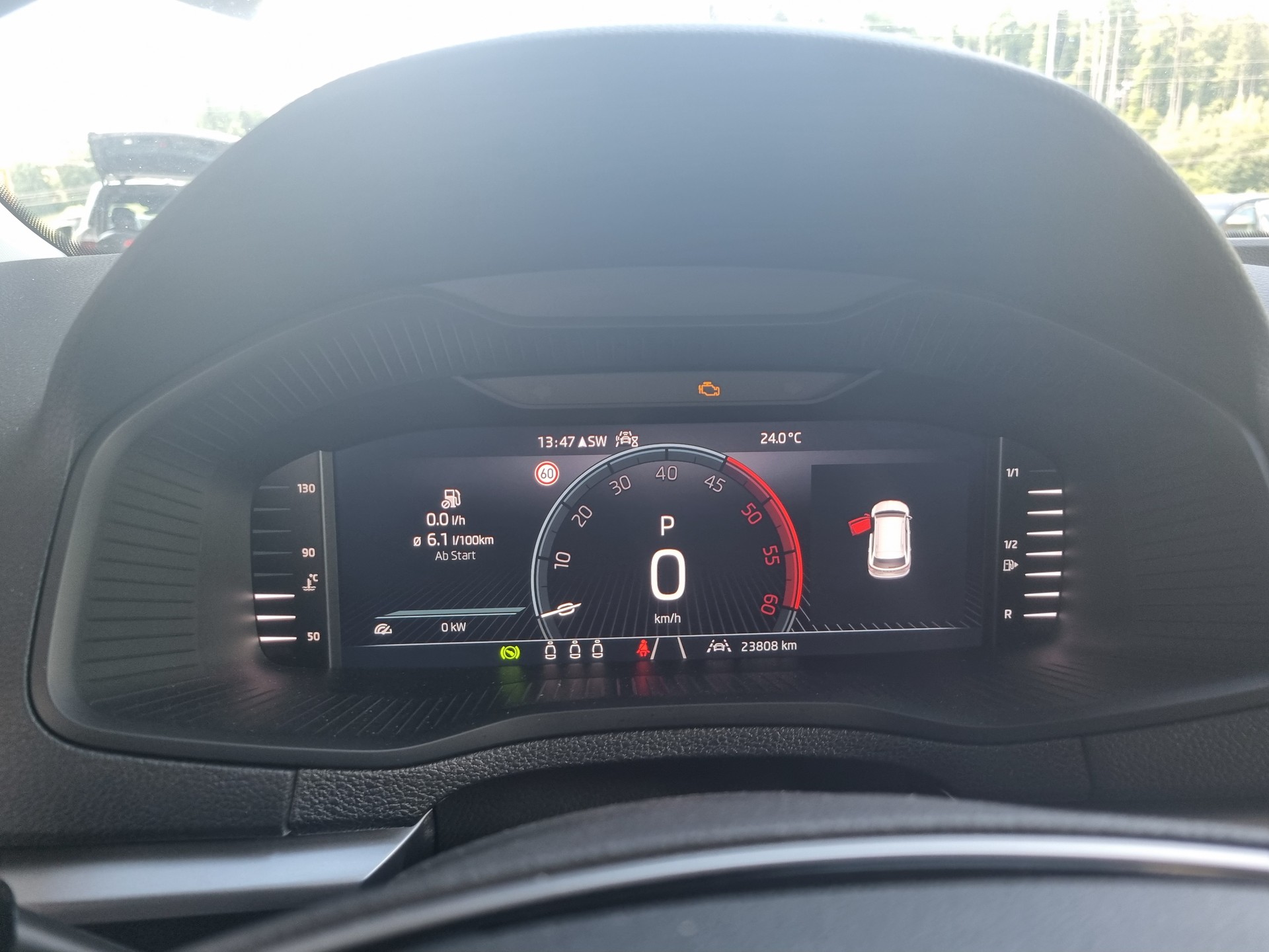 SKODA Karoq 2.0 TDI CR Selection 4x4 DSG-image-9