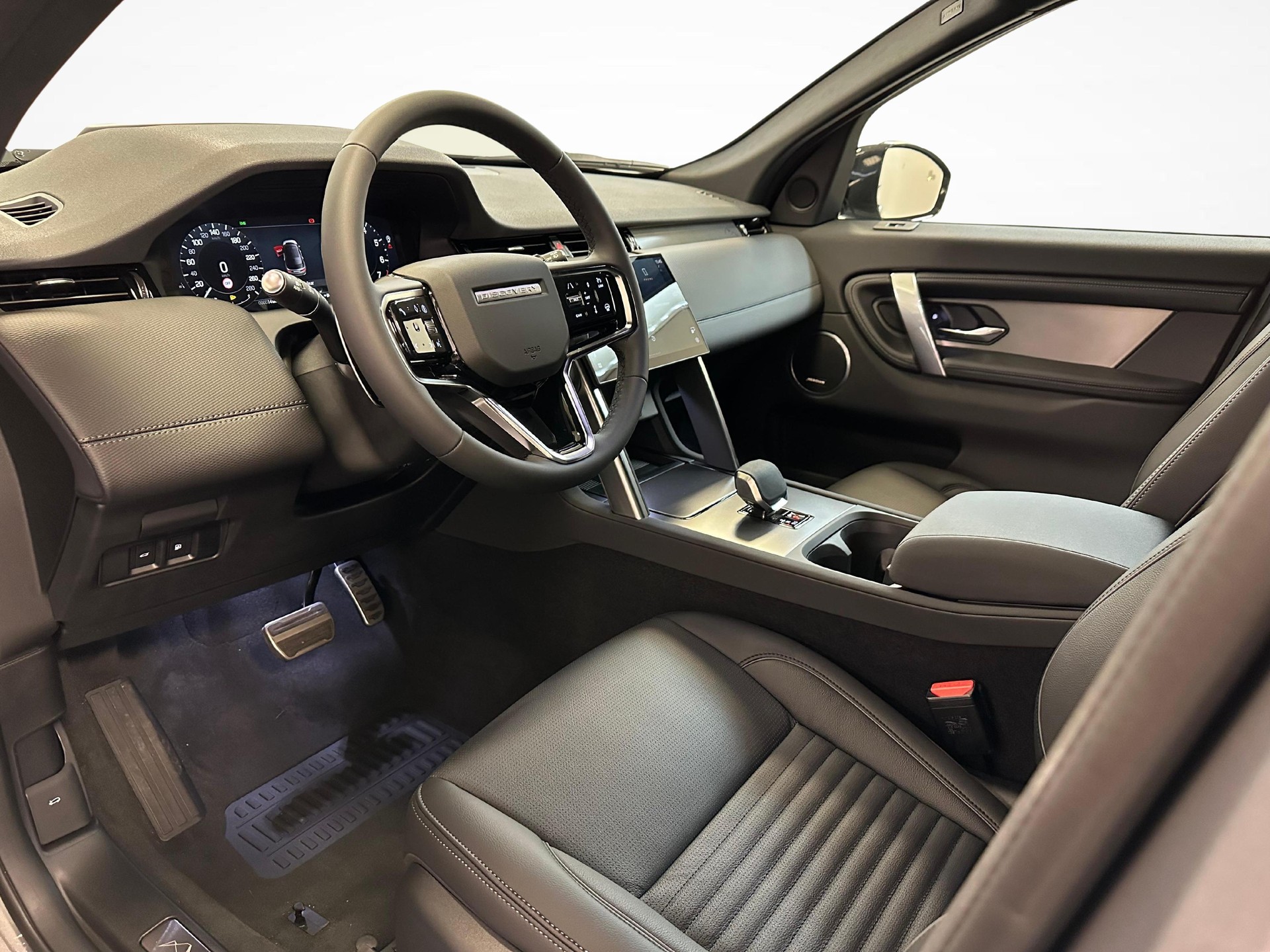 LAND ROVER Discovery Sport 1.5 T 270e Landmark-showroom-element-3
