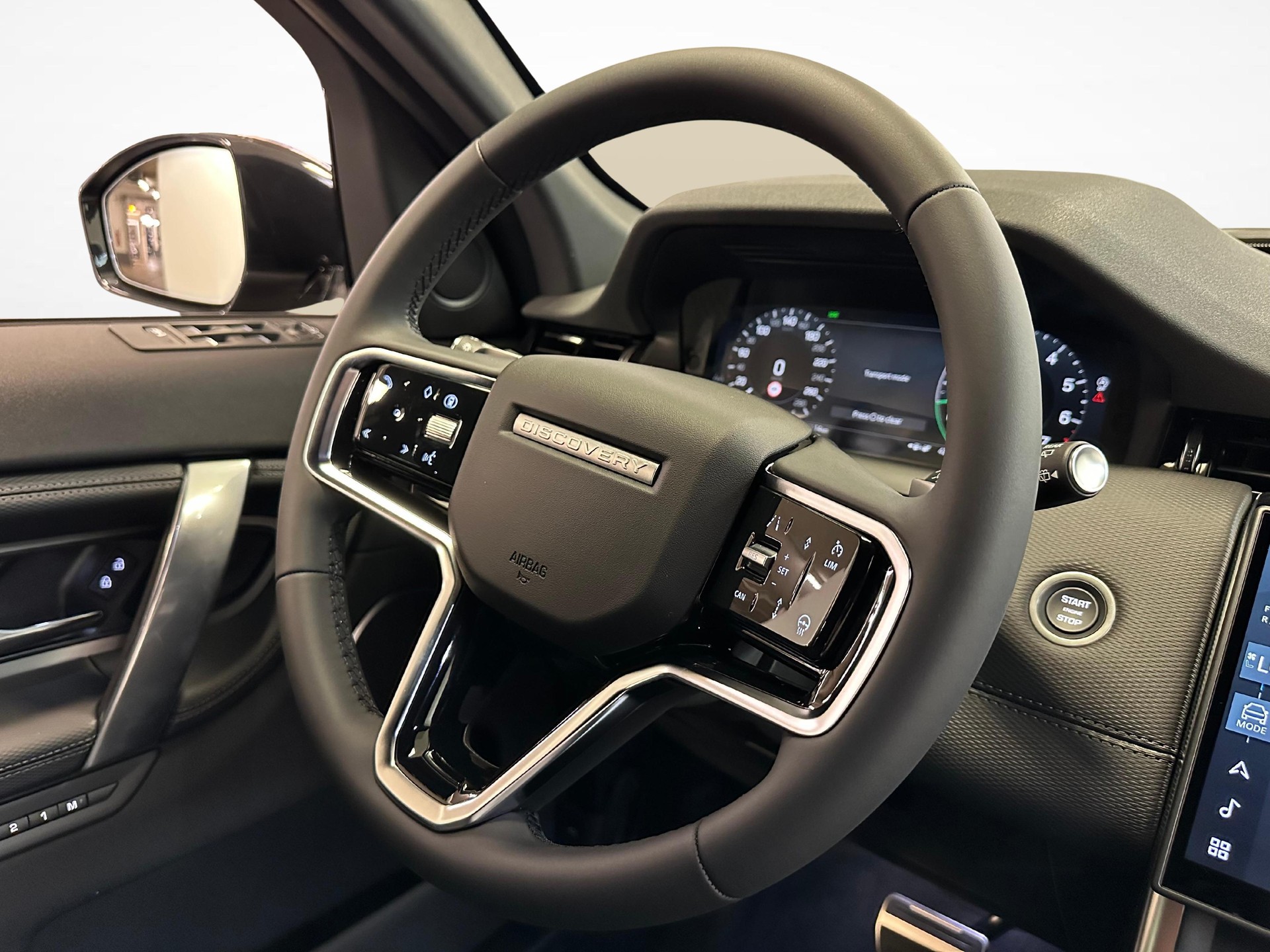 LAND ROVER Discovery Sport 1.5 T 270e Landmark-image-6
