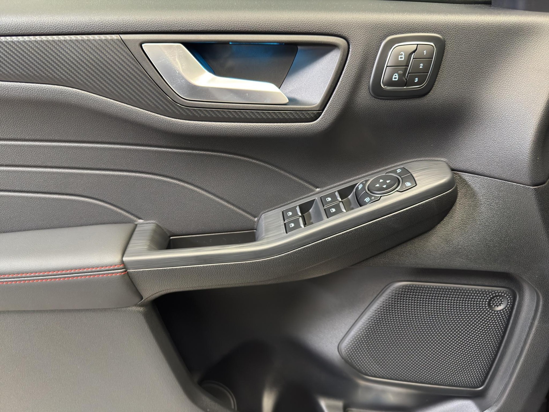 FORD Kuga 2.5 Hybrid ST-Line X 4x4-image-9