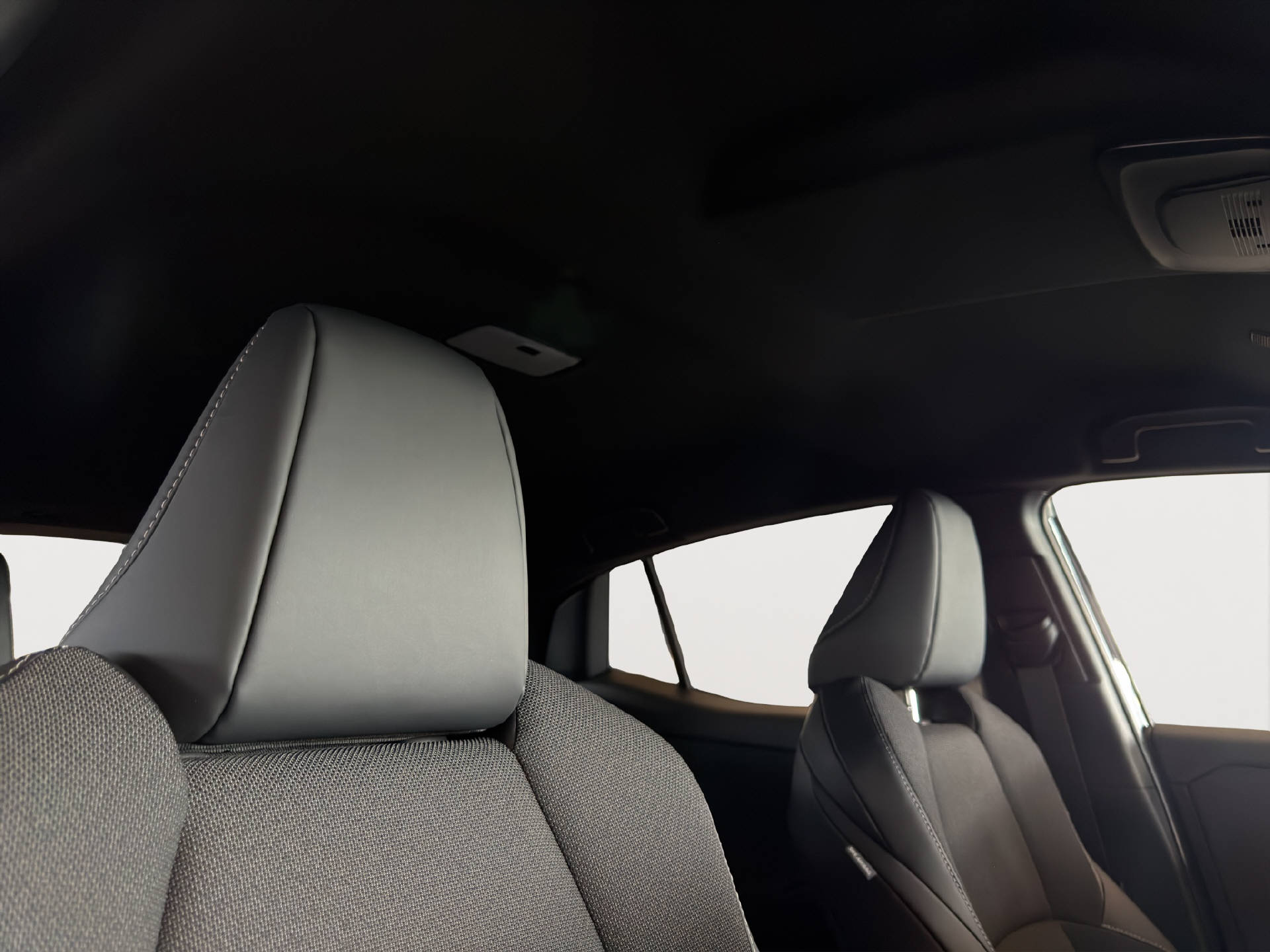 TOYOTA C-HR+ Style-image-17