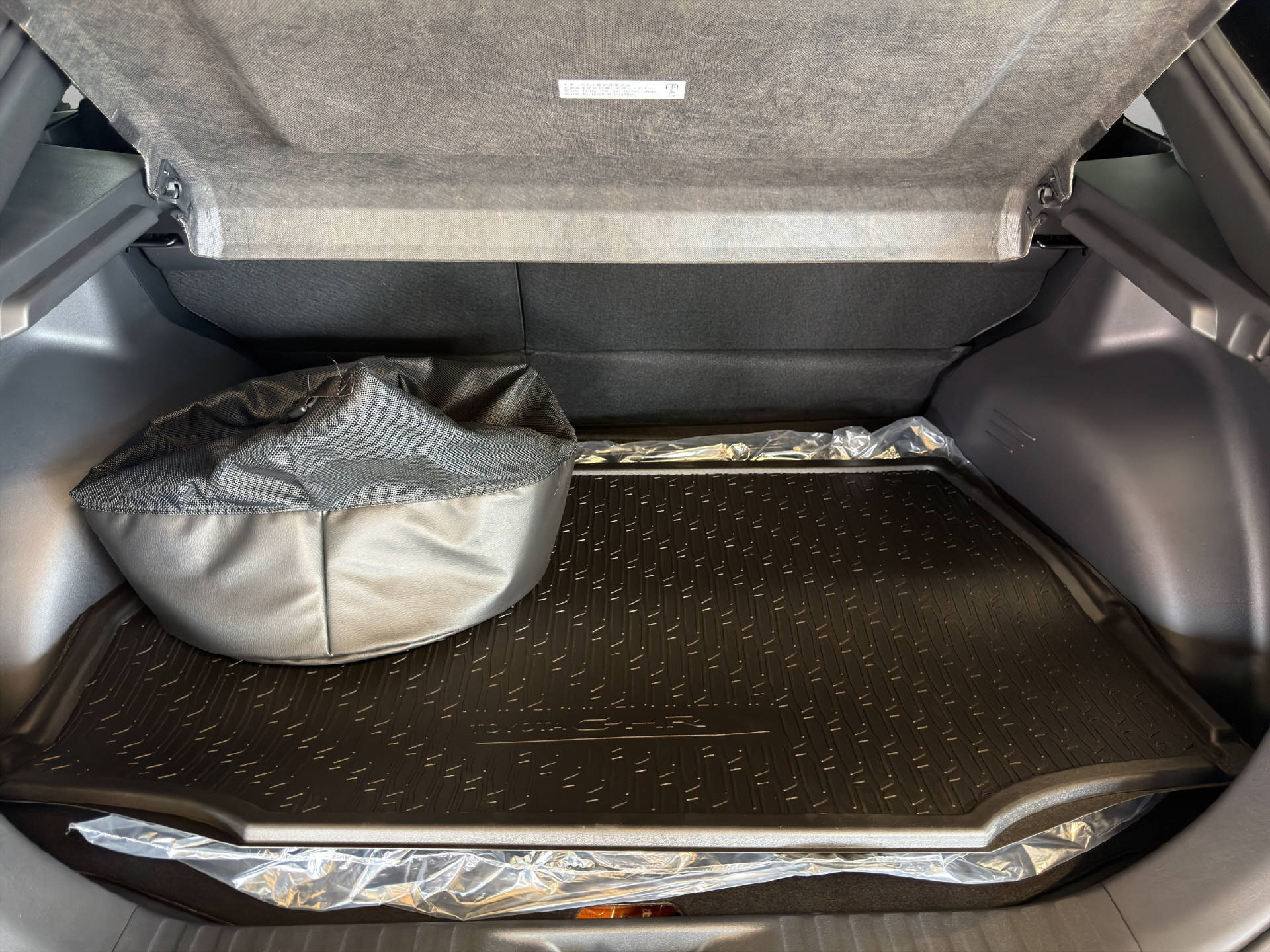 TOYOTA C-HR+ Style-image-19