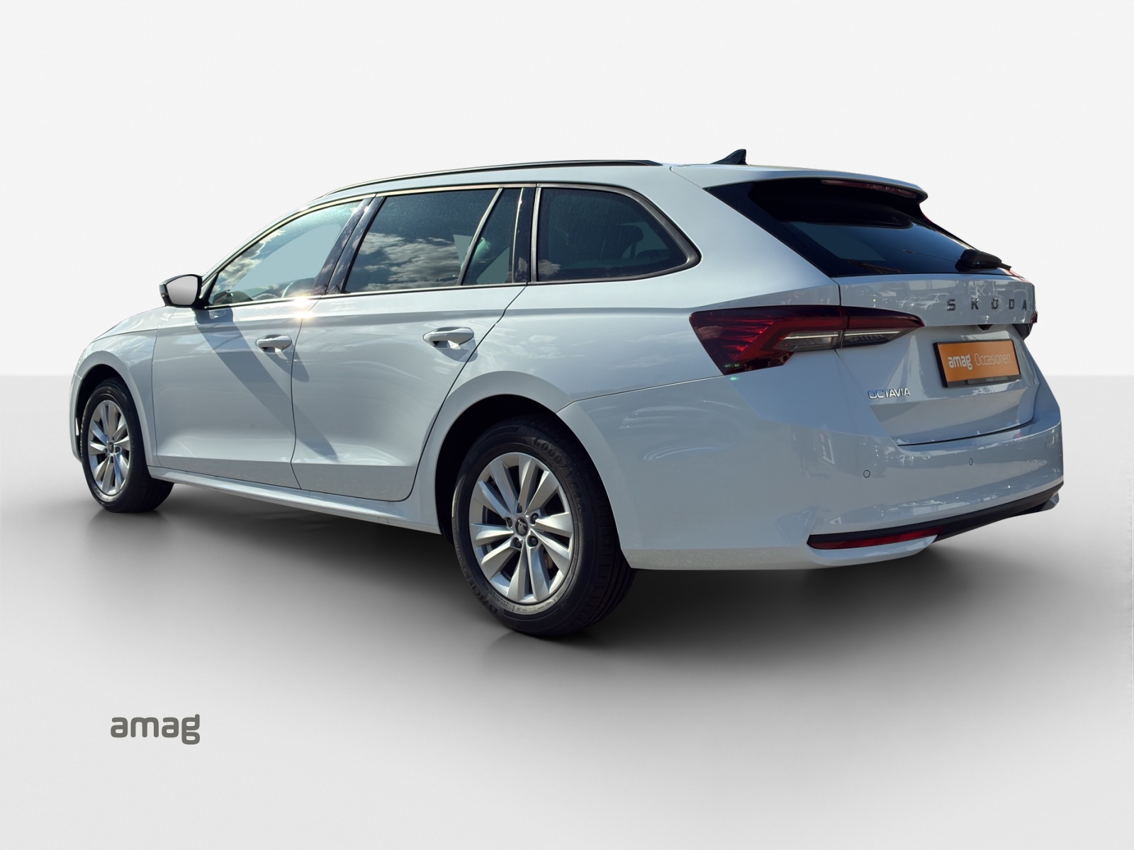 SKODA Octavia Combi 1.5 TSI mHEV DSG Dynamic-showroom-element-2