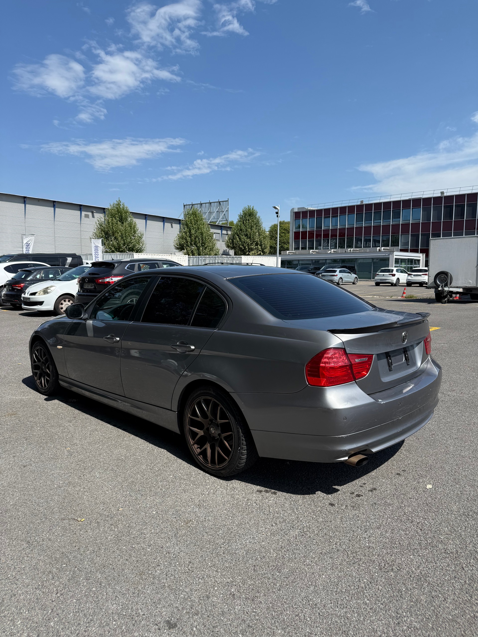 BMW 316i-image-2