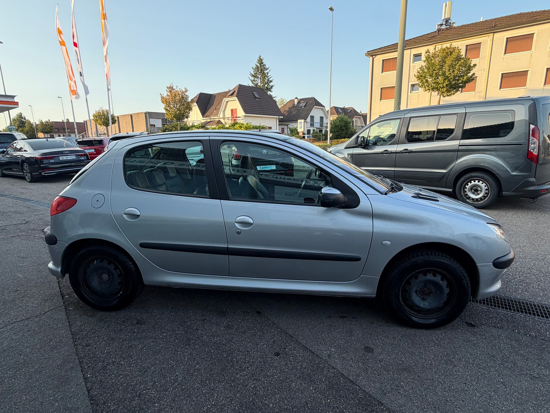 PEUGEOT 206 1.6 16V (XT) Premium-image-5