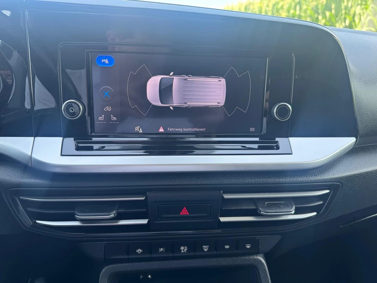 FORD Grand Tourneo Connect 2.0 EcoBlue Titanium 4x4 mit Anhängerkupplung und 7 Sitzen-image-11