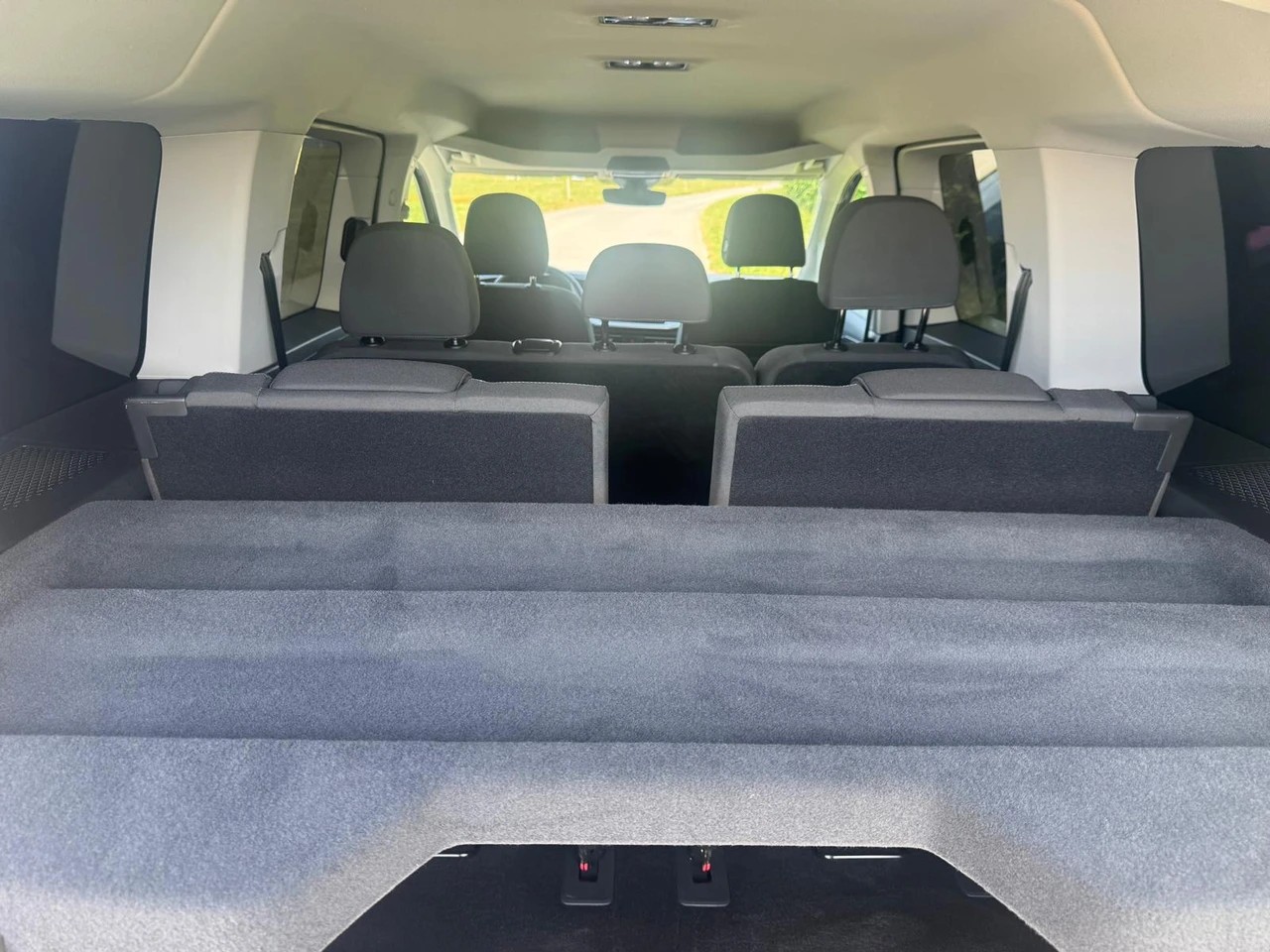 FORD Grand Tourneo Connect 2.0 EcoBlue Titanium 4x4 mit Anhängerkupplung und 7 Sitzen-image-5