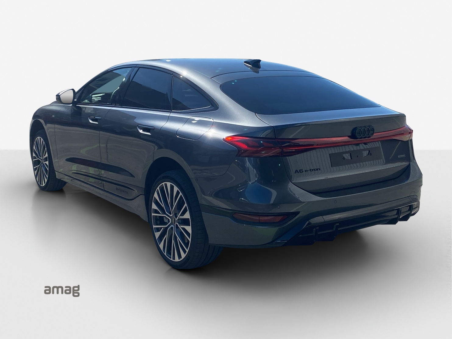 AUDI A6 Sportback e-tron quattro-showroom-element-2