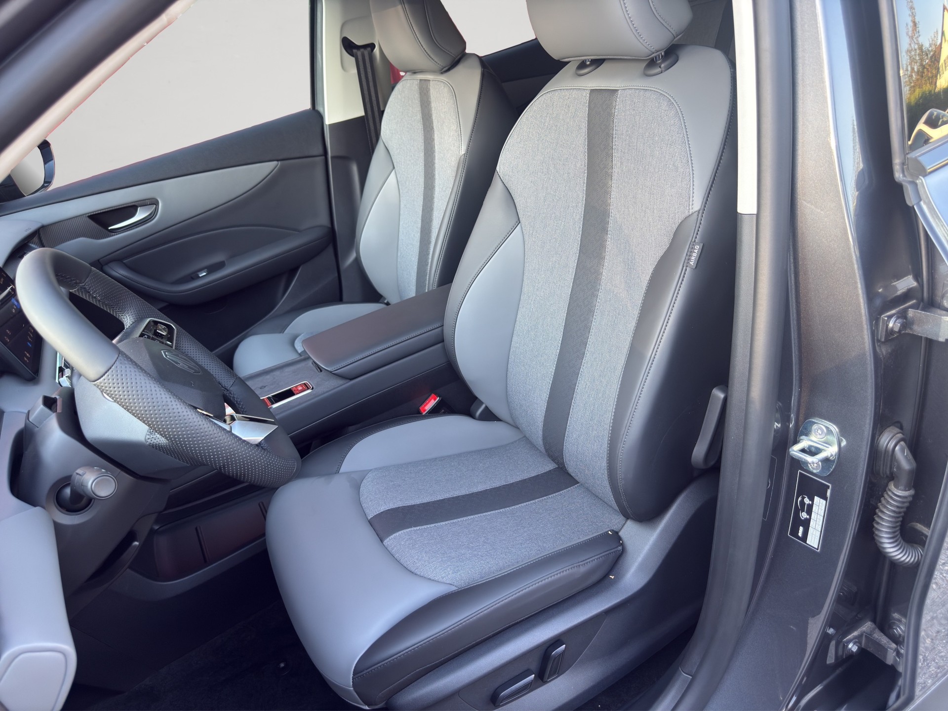 MG S5 EV 64kWh Luxury-image-10