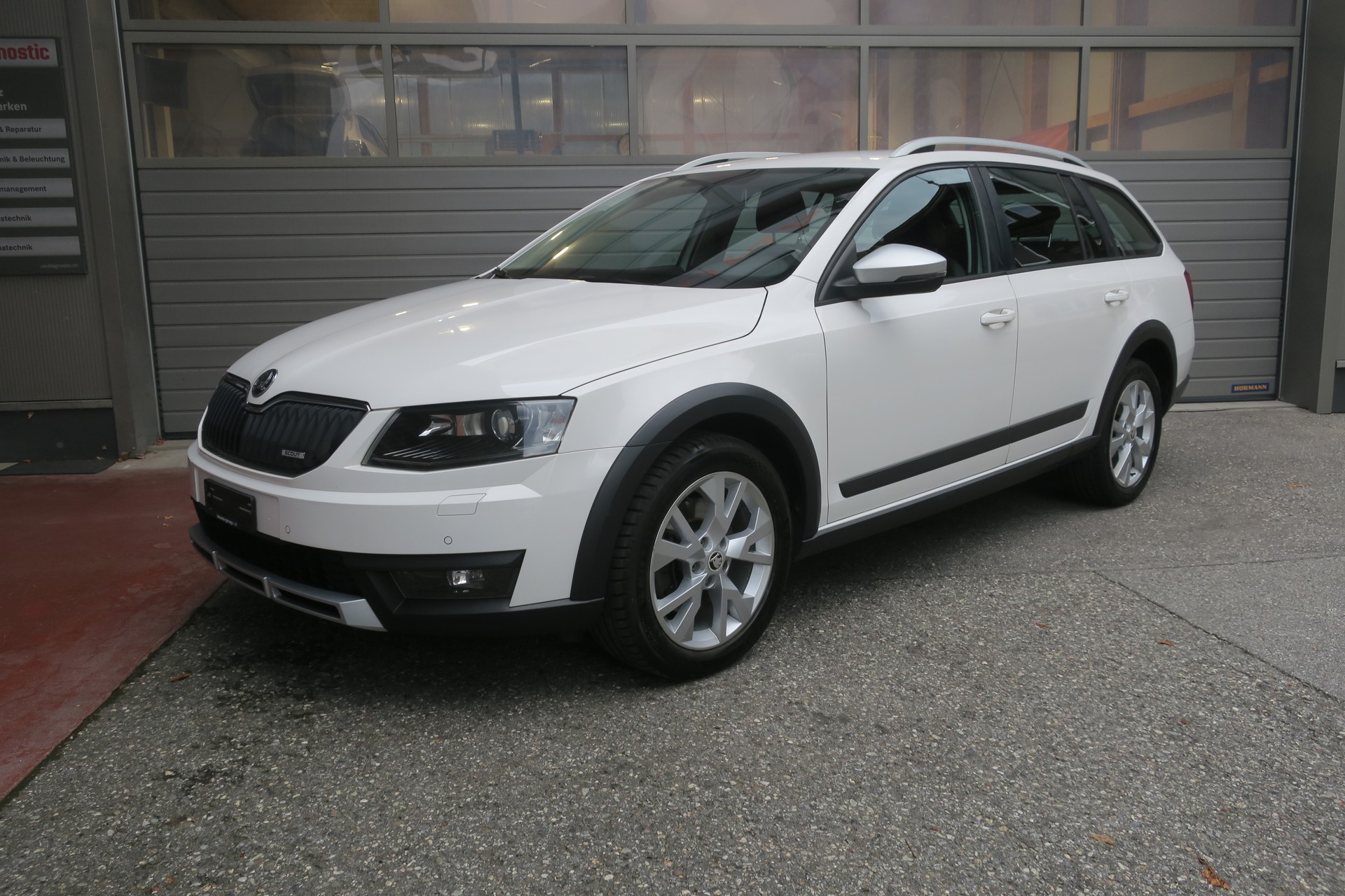 SKODA Octavia Combi 2.0 TDI Scout 4x4 DSG